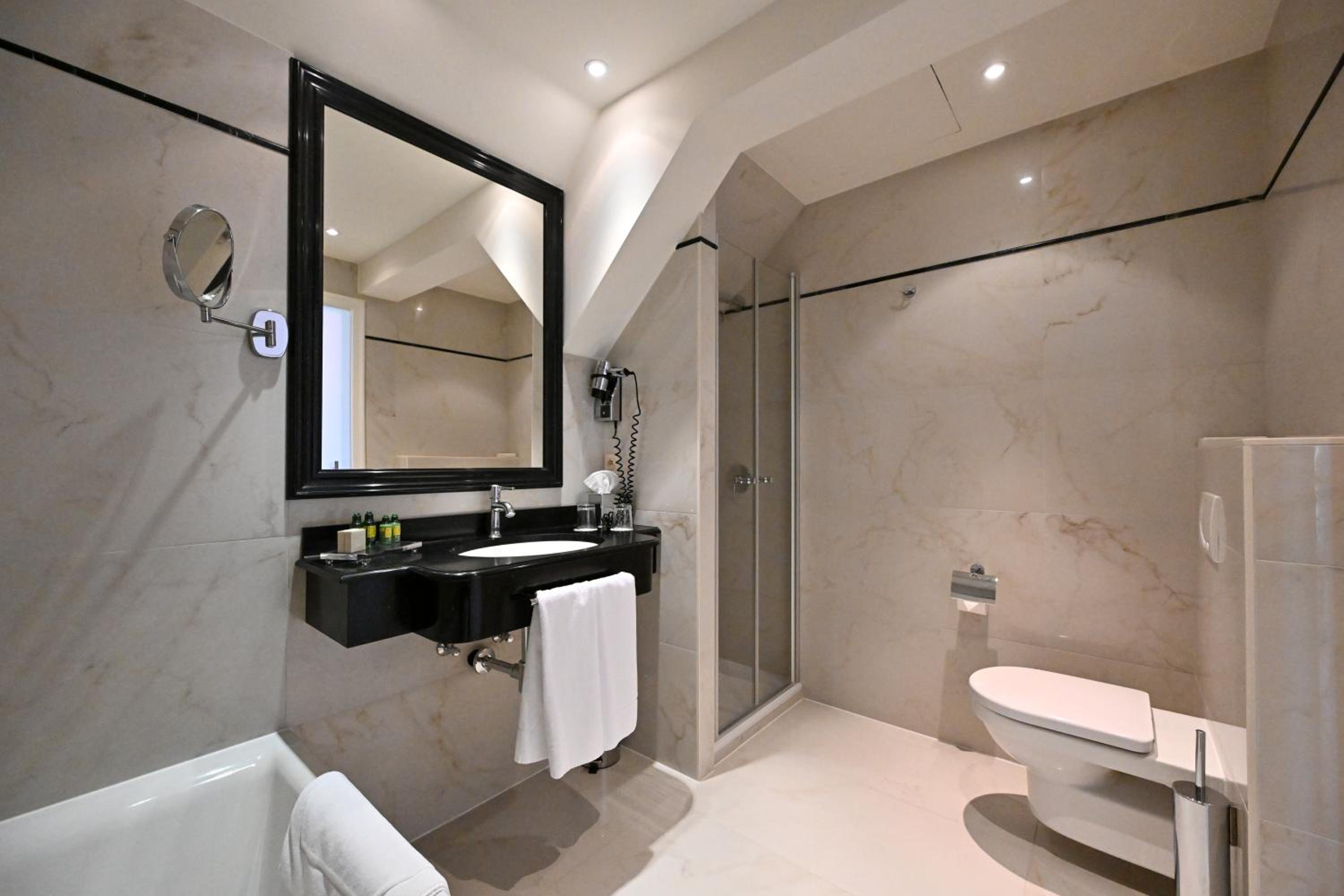 The Queen Loft