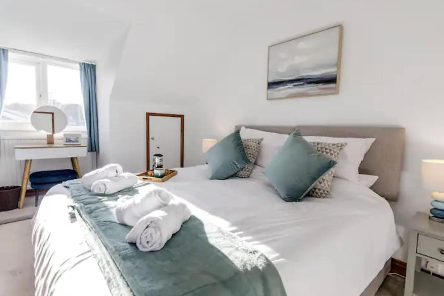 Three-Bedroom House photo 1