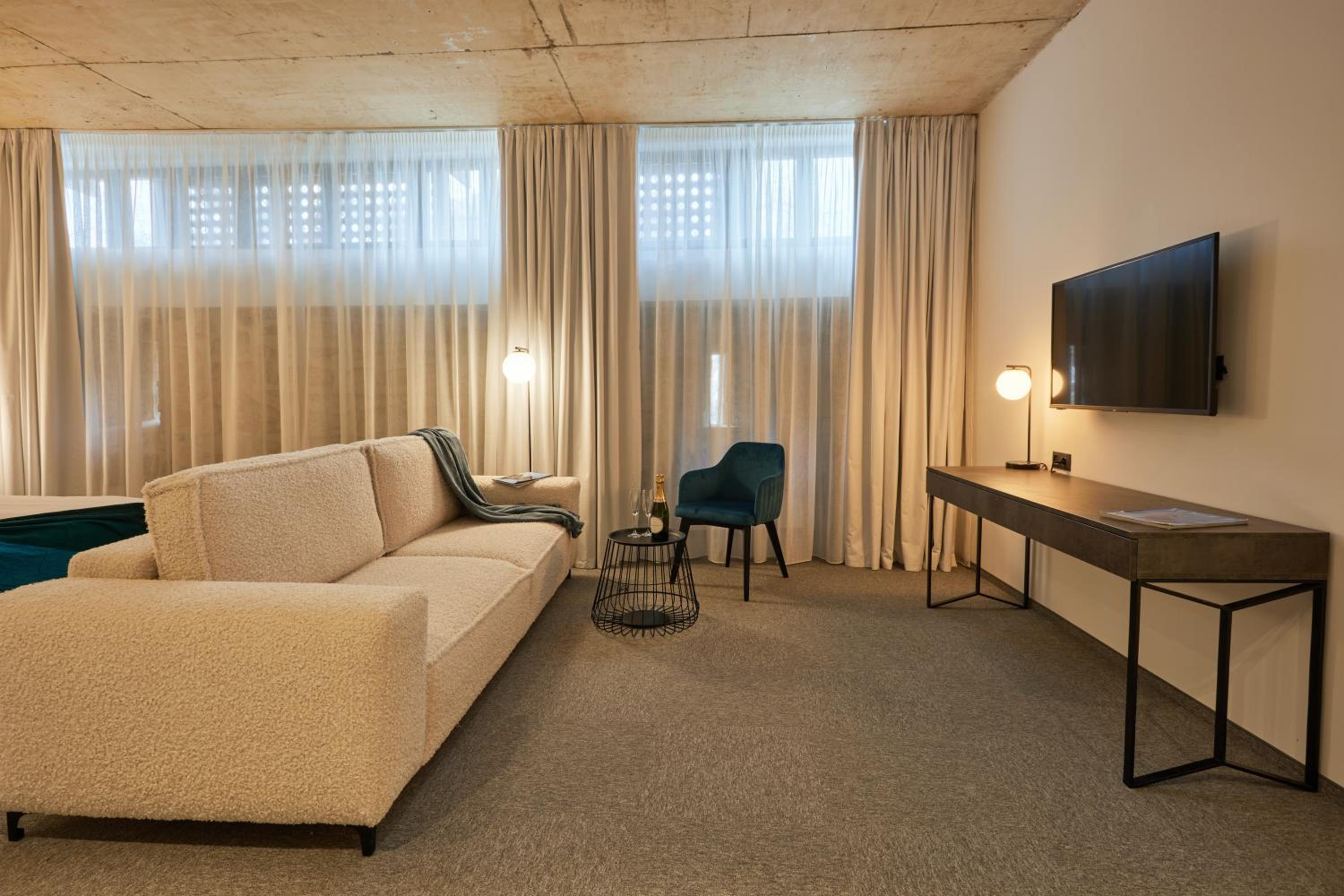 Suite with Garden View photo 2