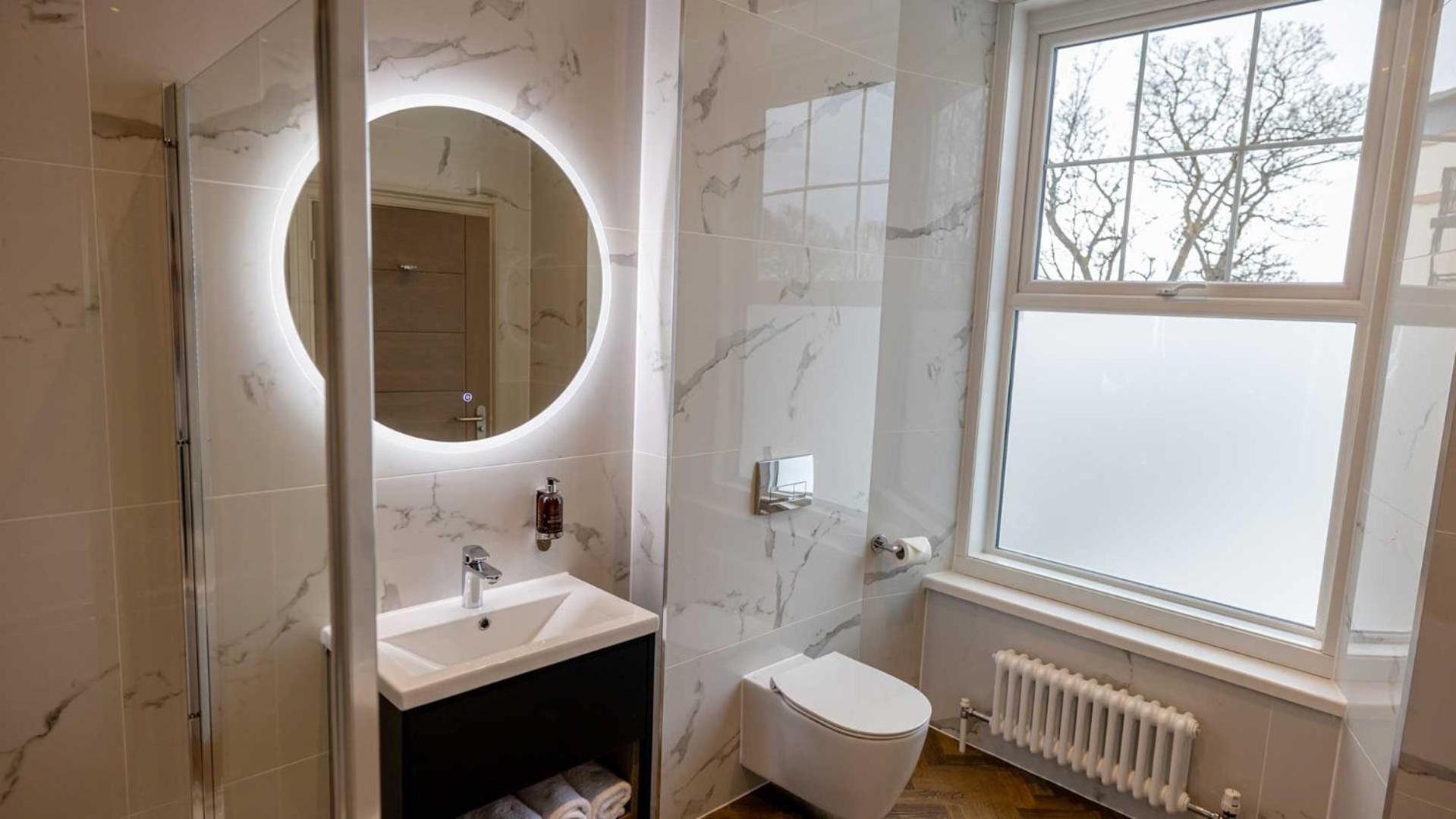 Executive Double Room - Photo 8
