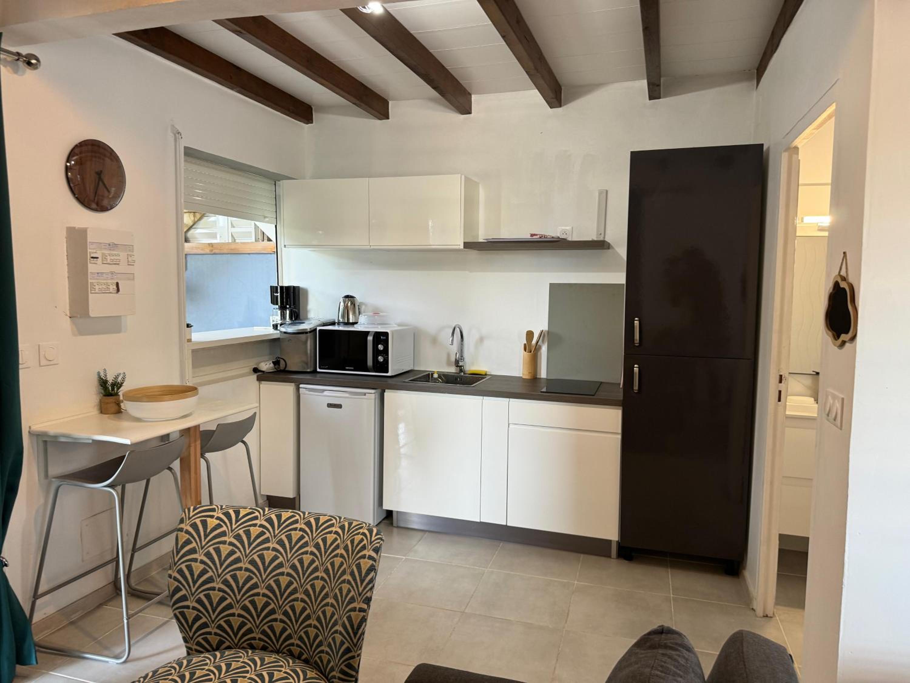 Studio Apartment with Sea View photo 2