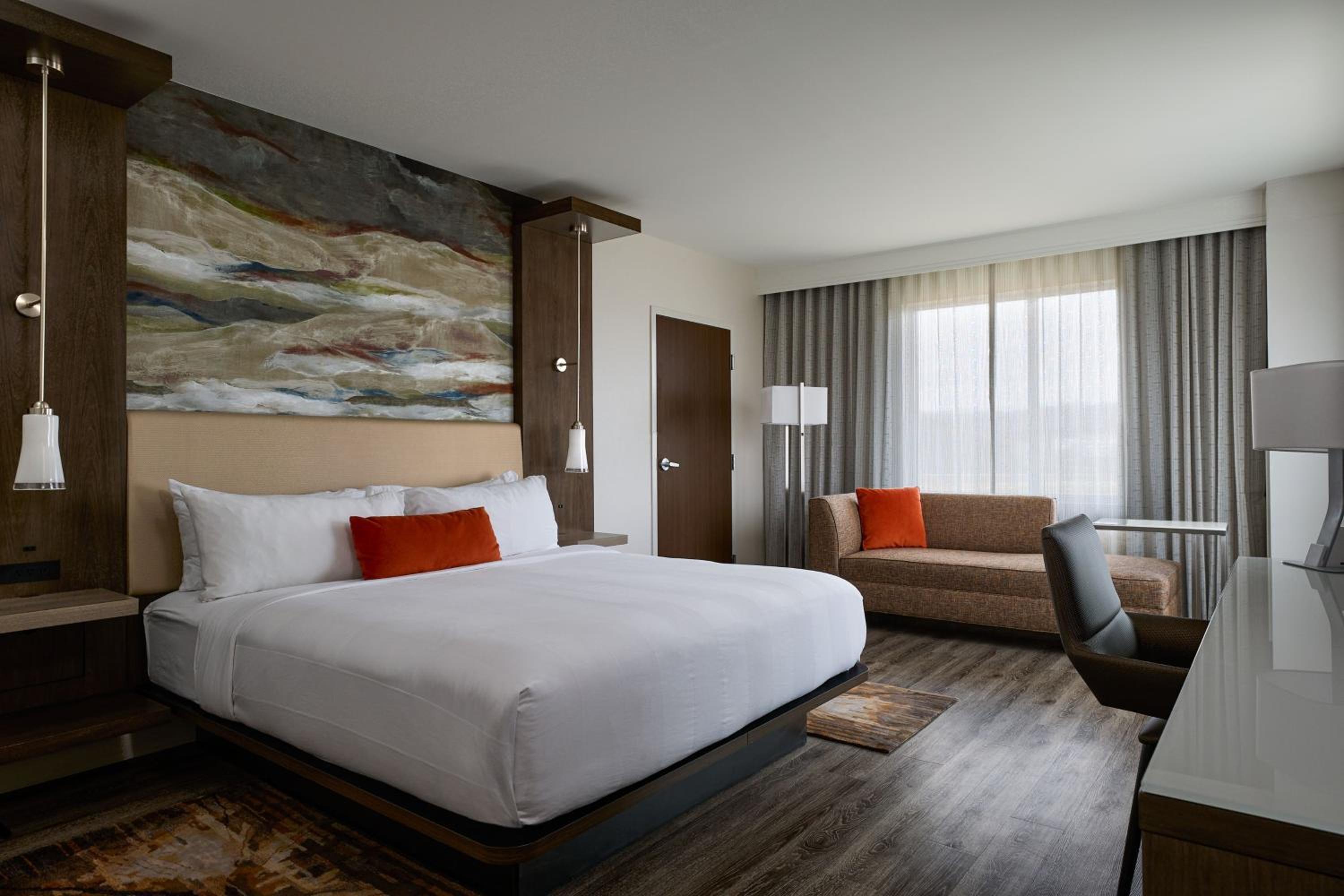 Corner King Room - Photo 1