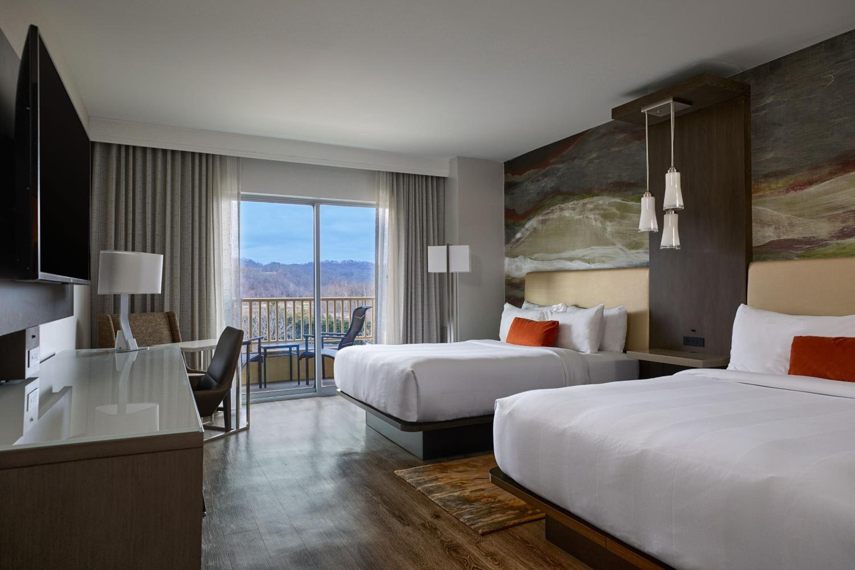 Room with Balcony - Photo 2
