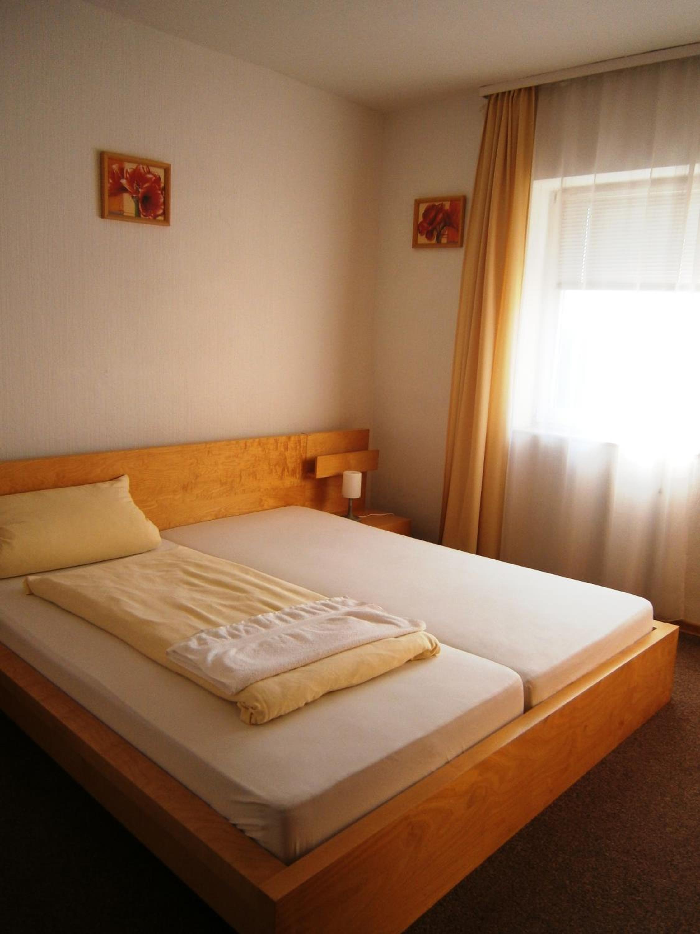 Double Room - Photo 7