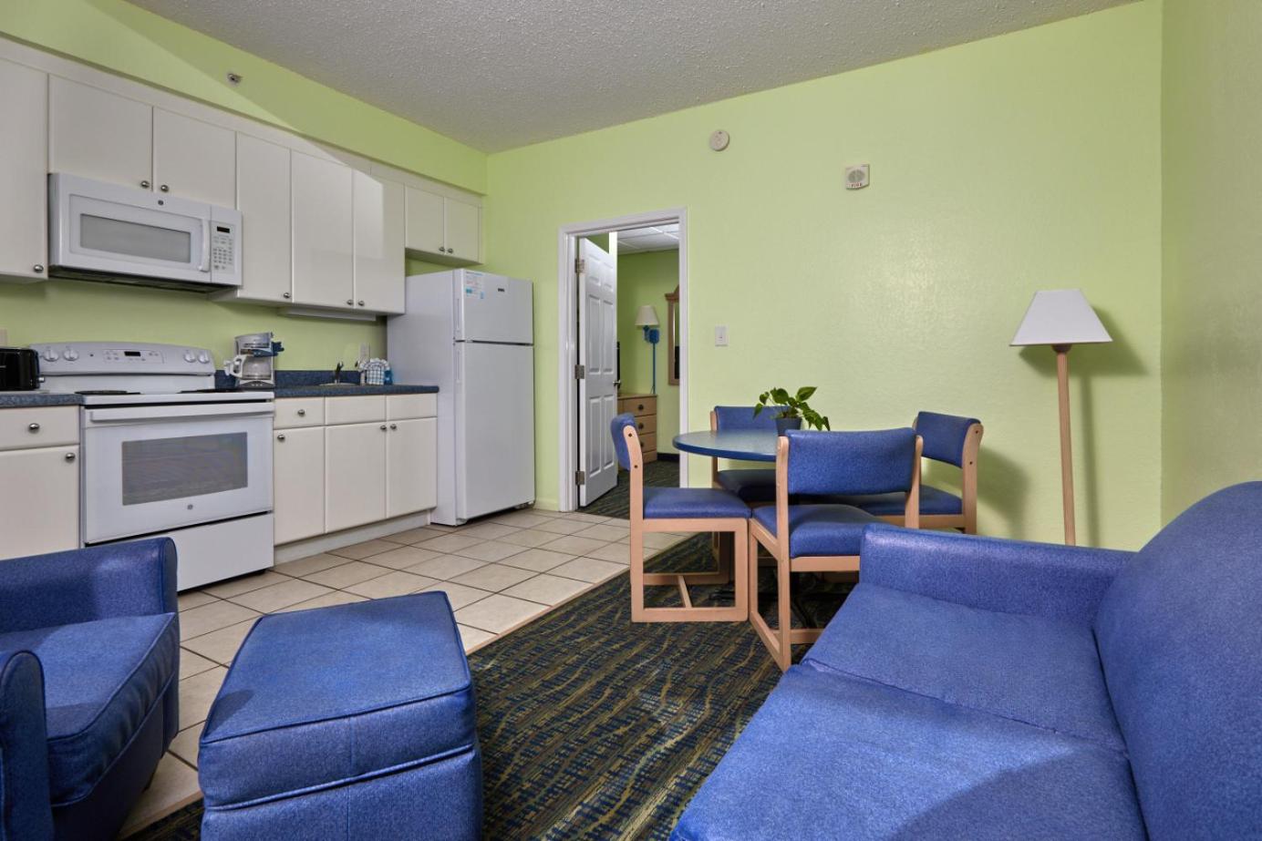 Beachfront Deluxe Suite - Queen/Queen with Kitchen photo 2