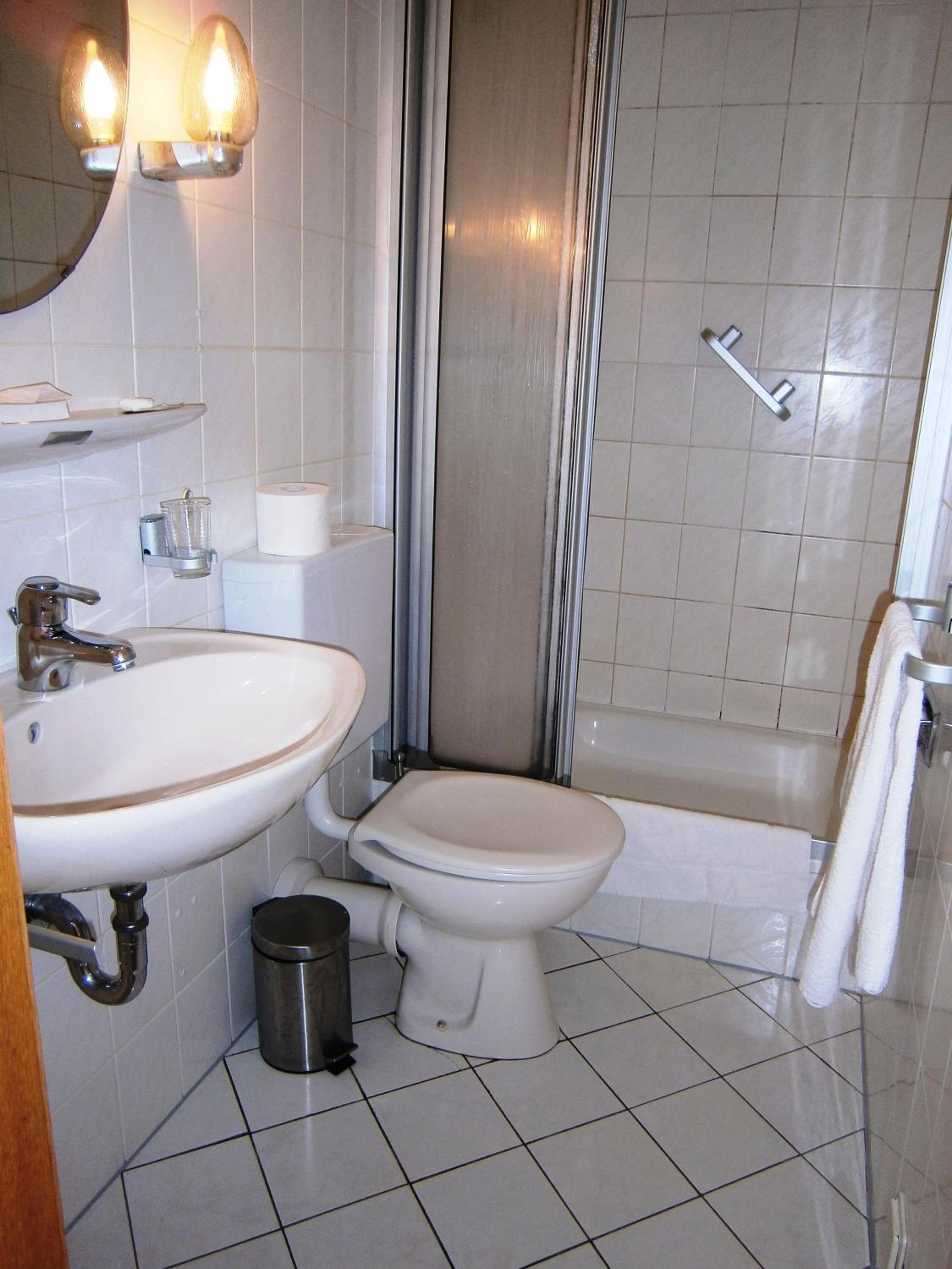 Double Room - Photo 9