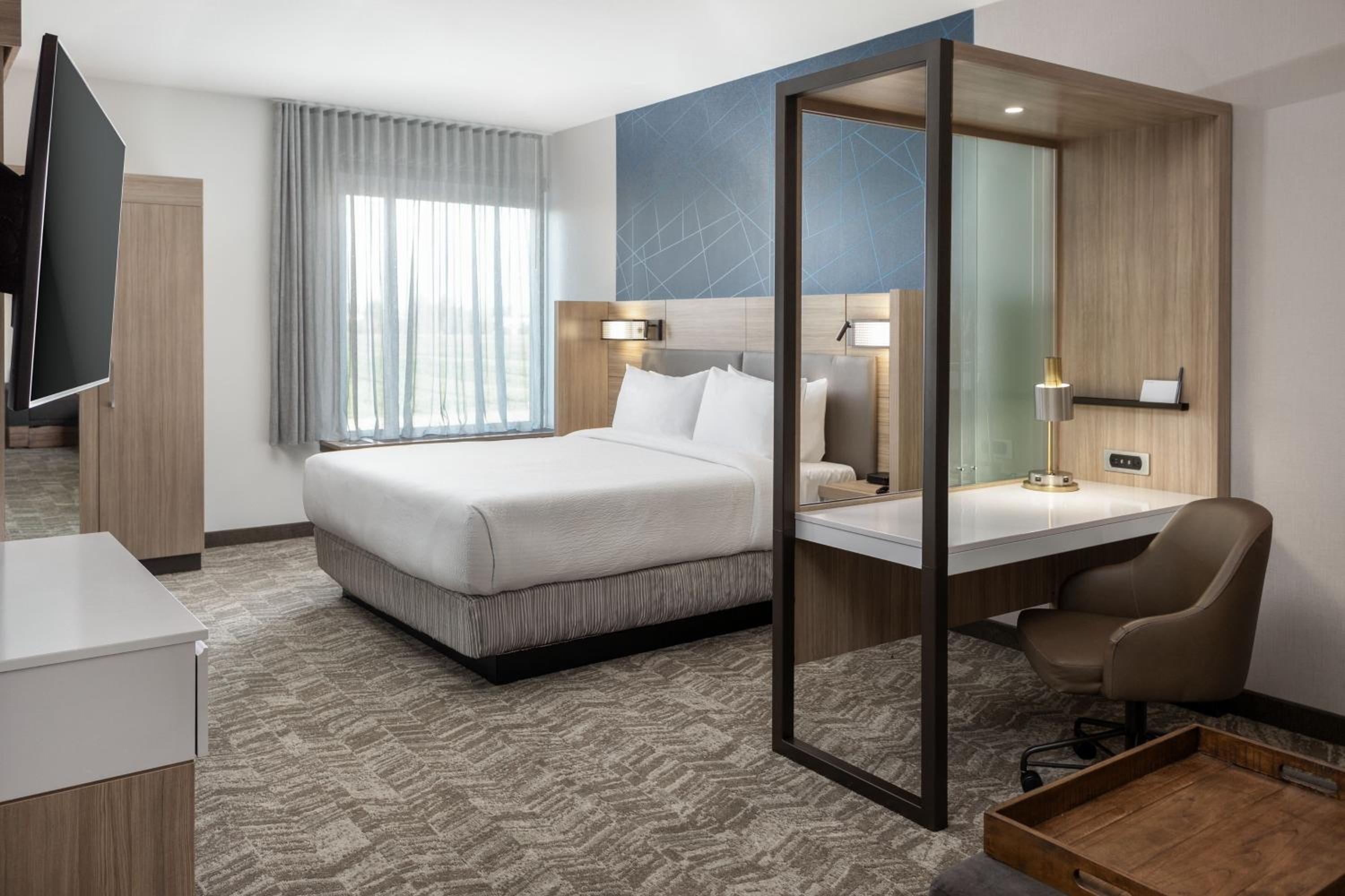 Extended King Suite with Trundle Bed - Photo 1