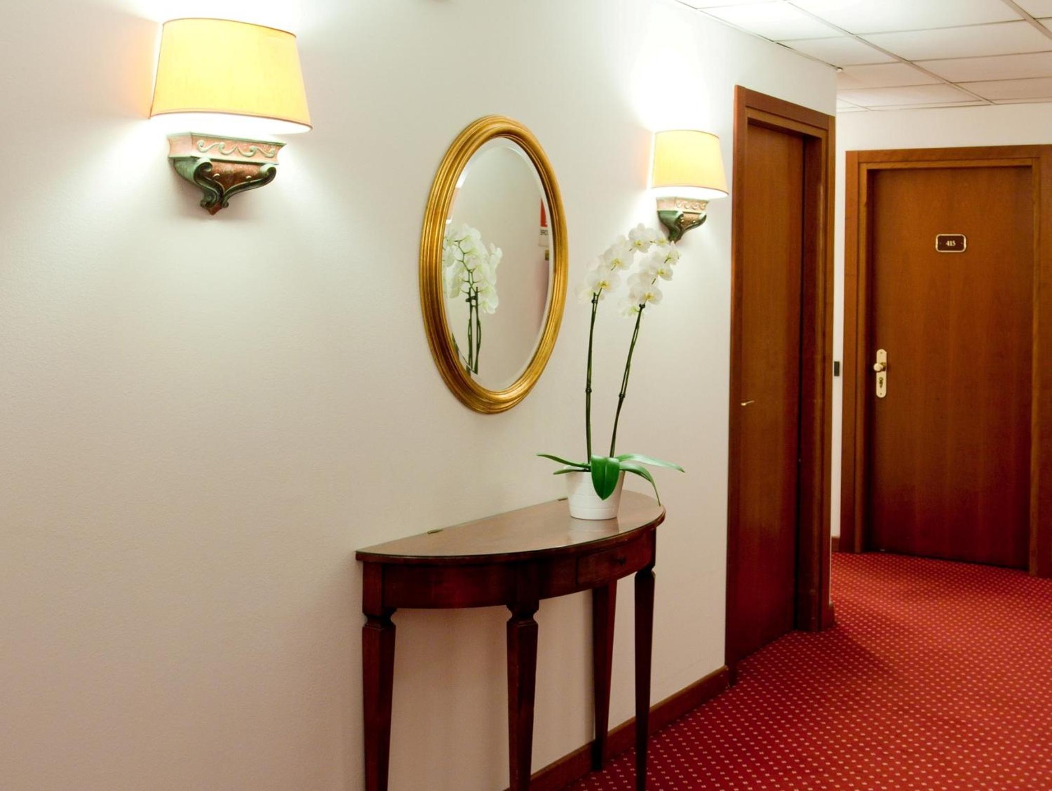 Double or Twin Room - Photo 6