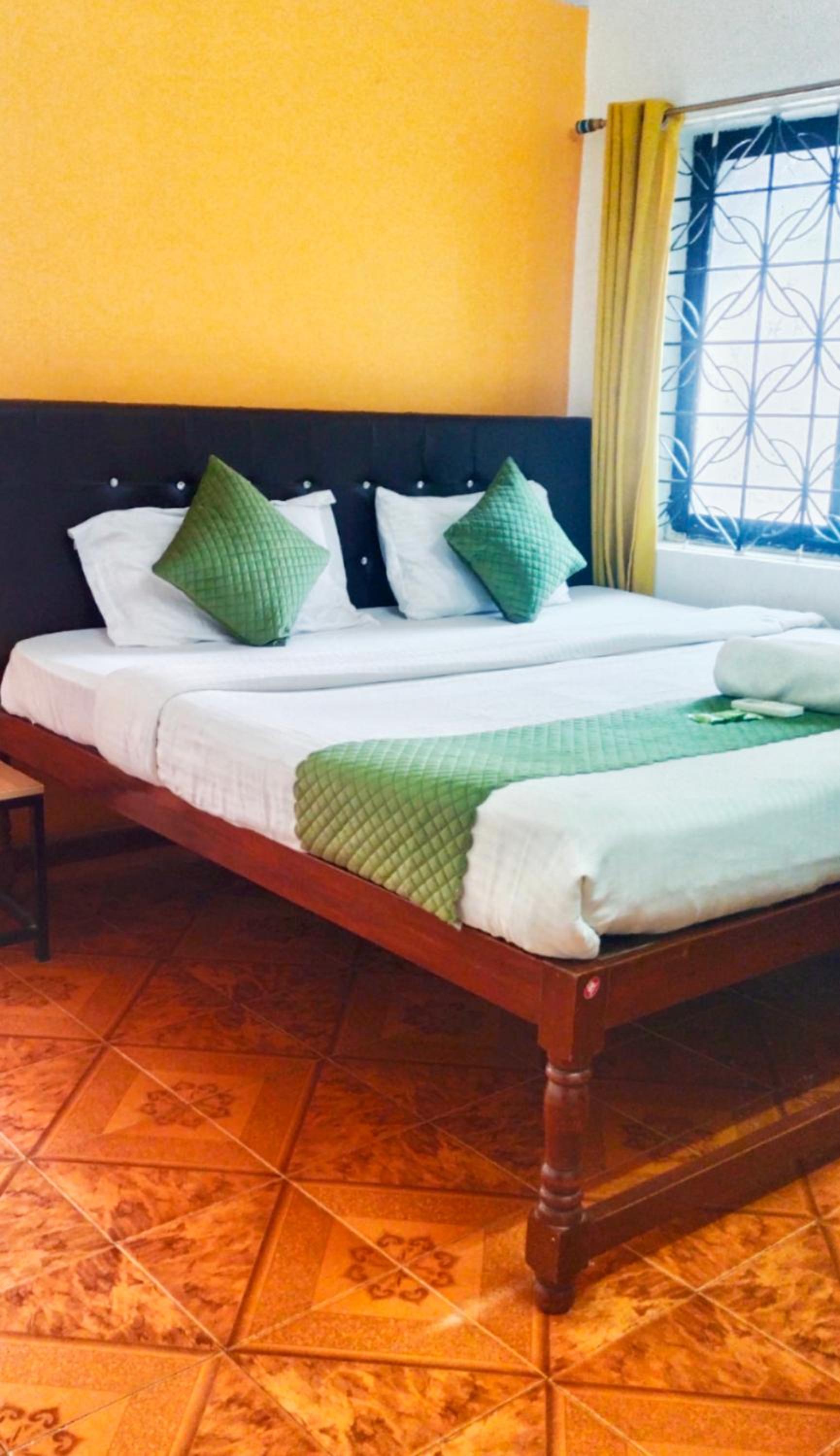 Deluxe Double Room with Balcony photo 1