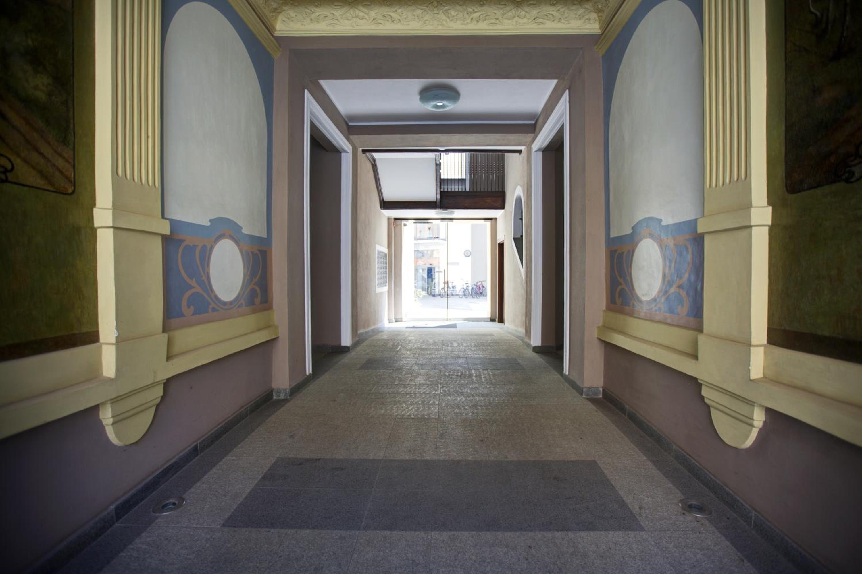 Studio Apartment With Balcony photo 2