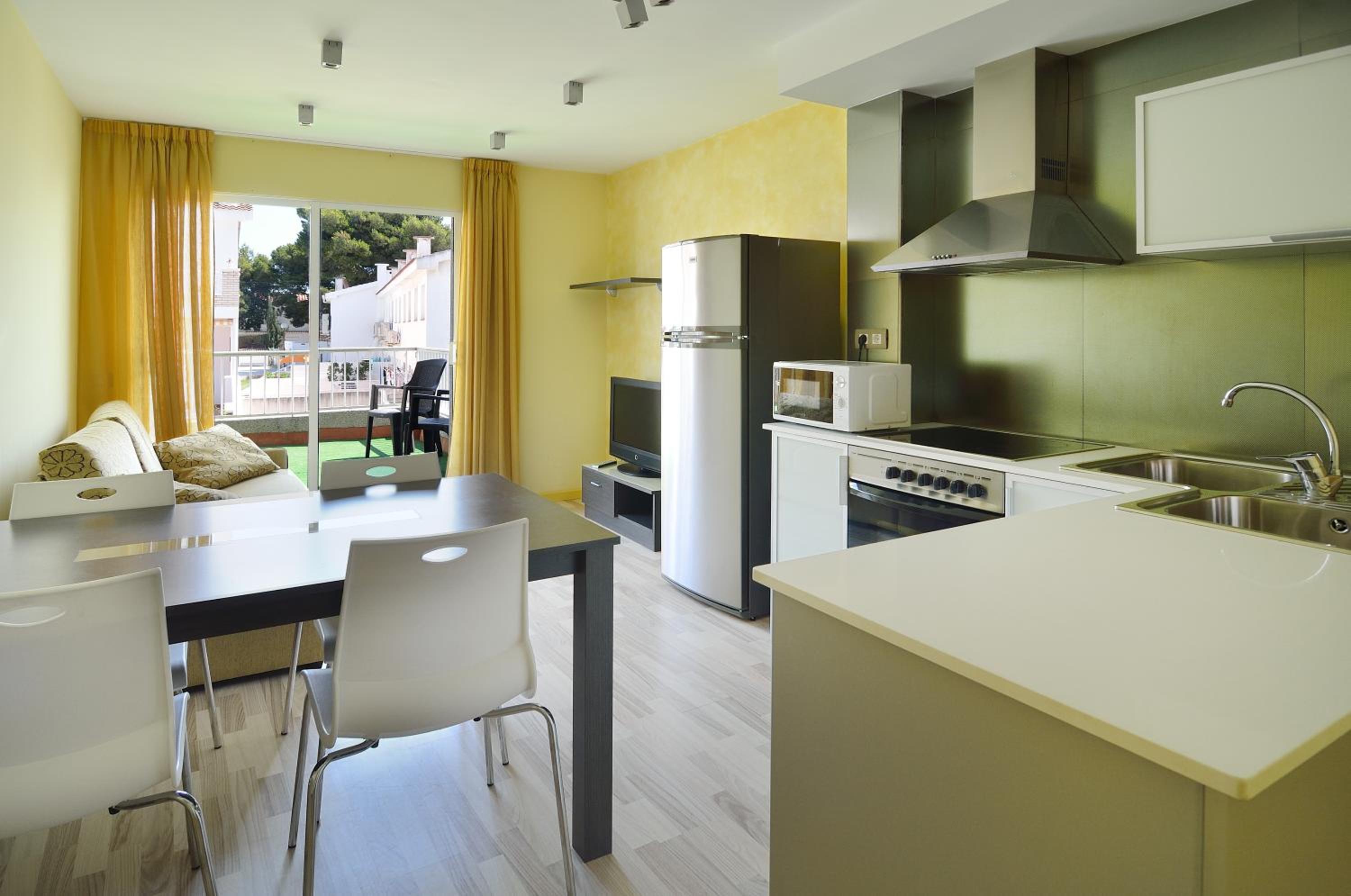 Apartamento de una habitación con terraza y vistas al mar (2-4 adultos)