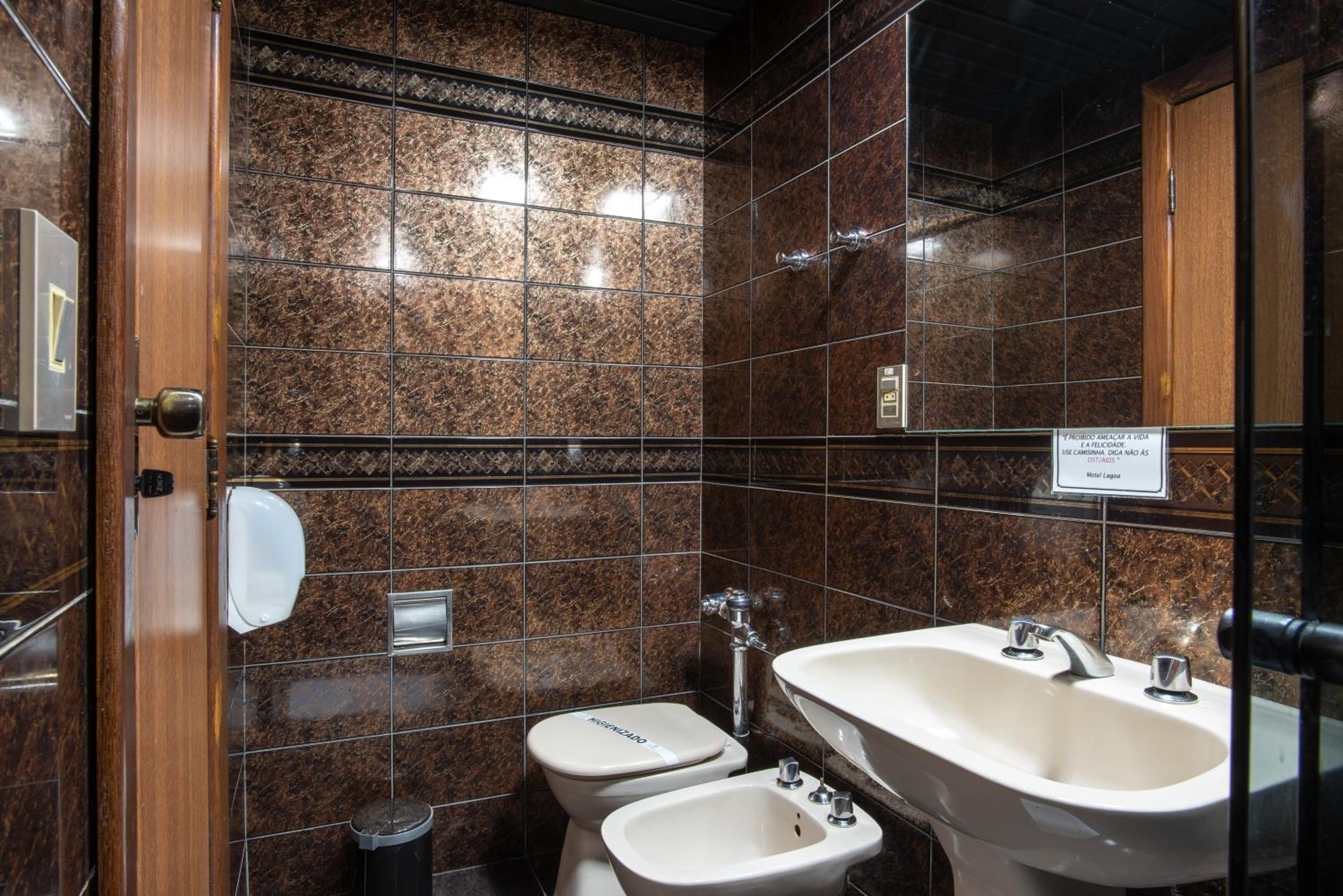 Deluxe Suite - Photo 38