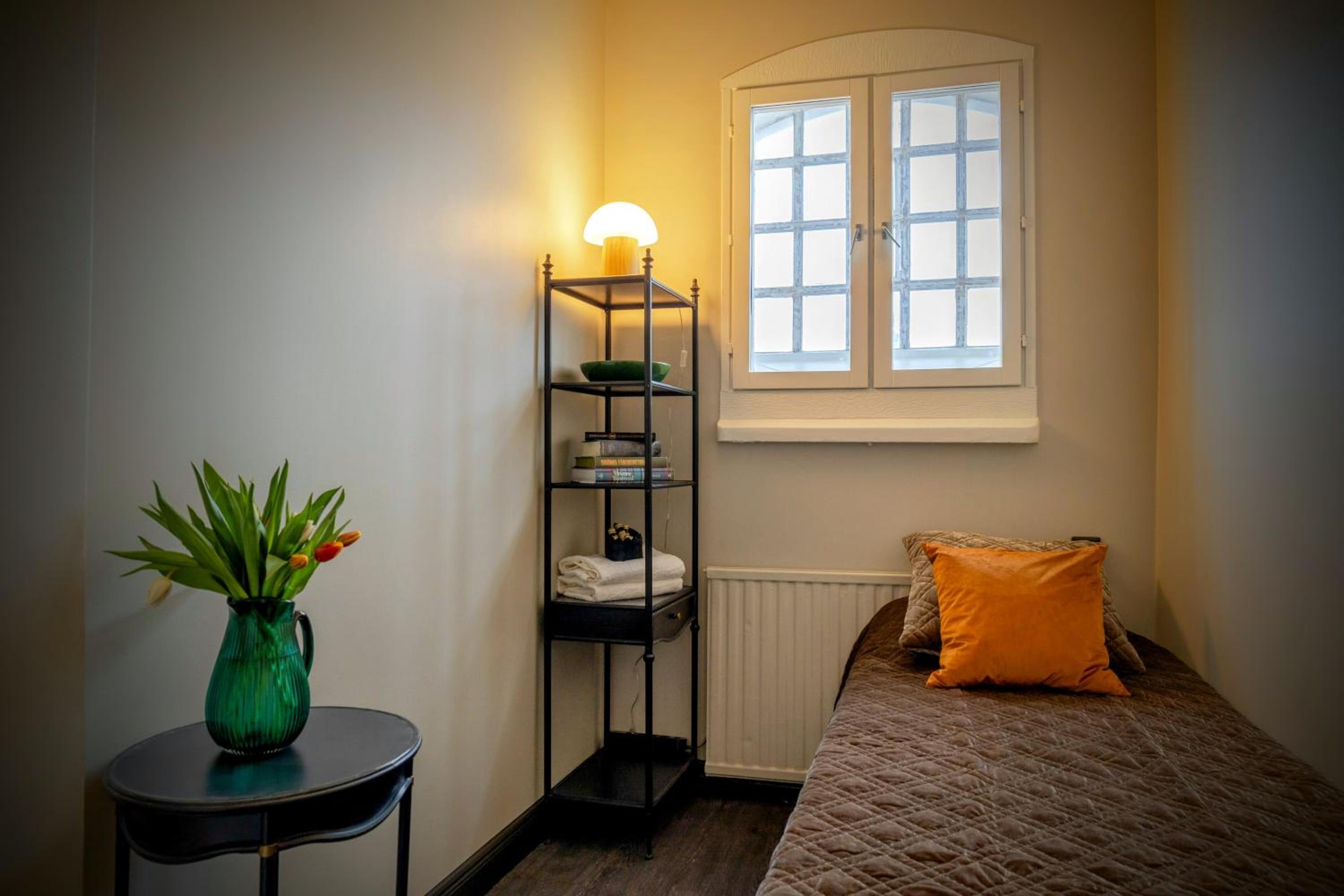 Single Room with Shared Bathroom photo 2