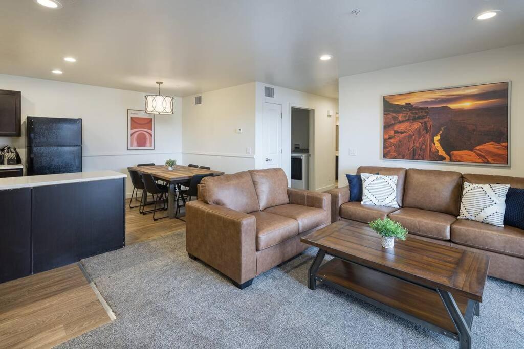 Three-Bedroom Apartment photo 1