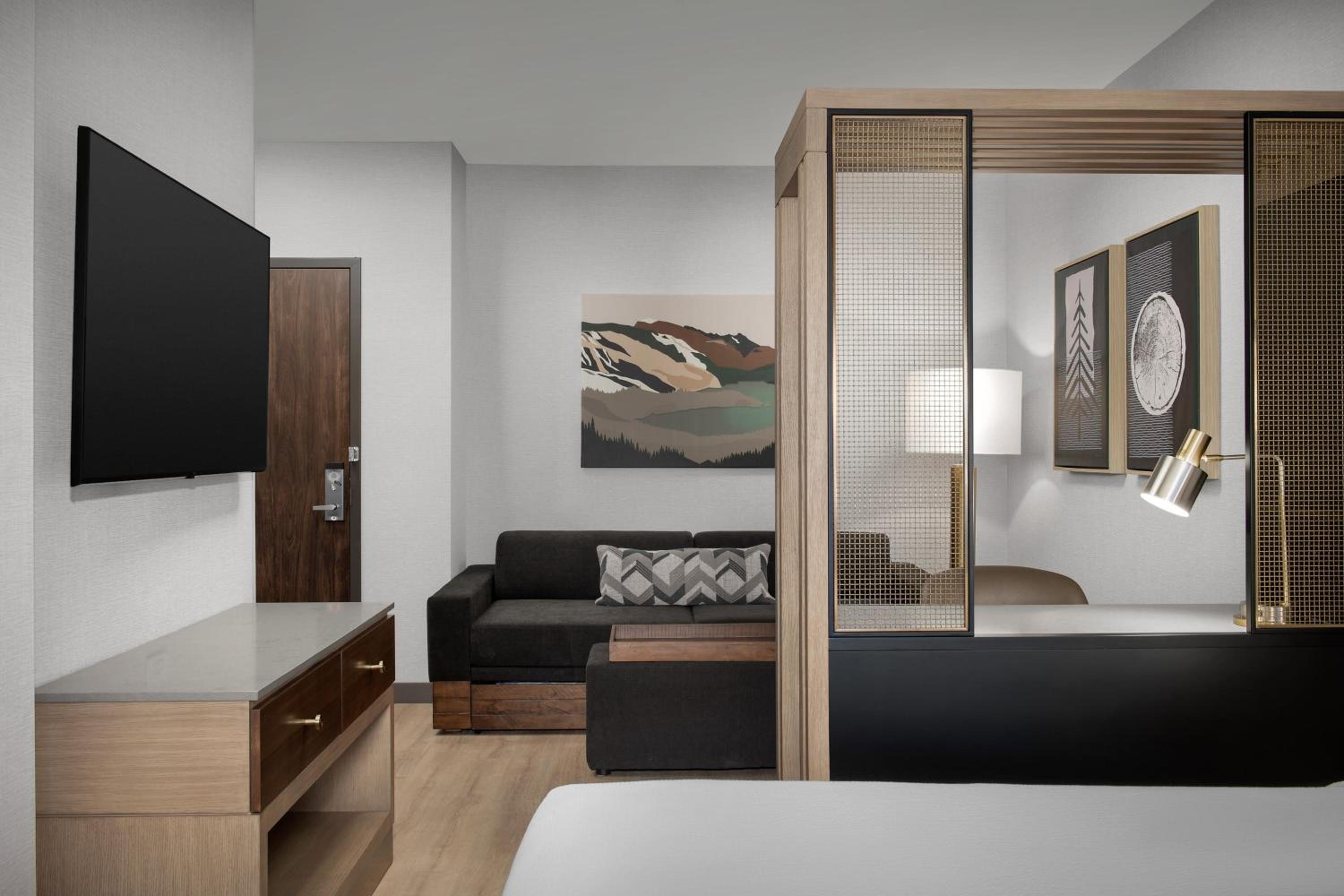 Queen Studio with Two Queen Beds and Sofa Bed - Photo 15