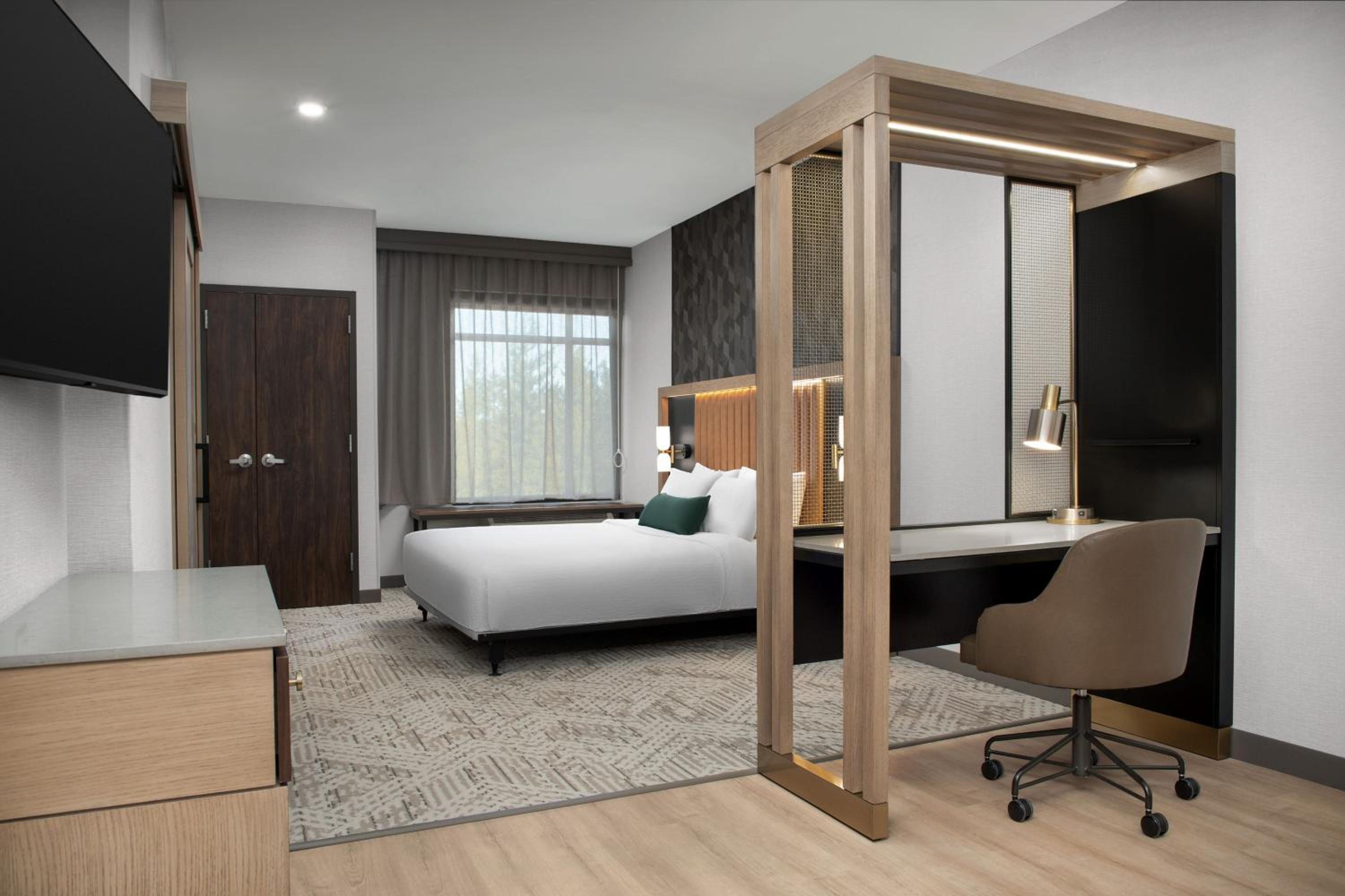King Studio with Sofa Bed - Photo 17