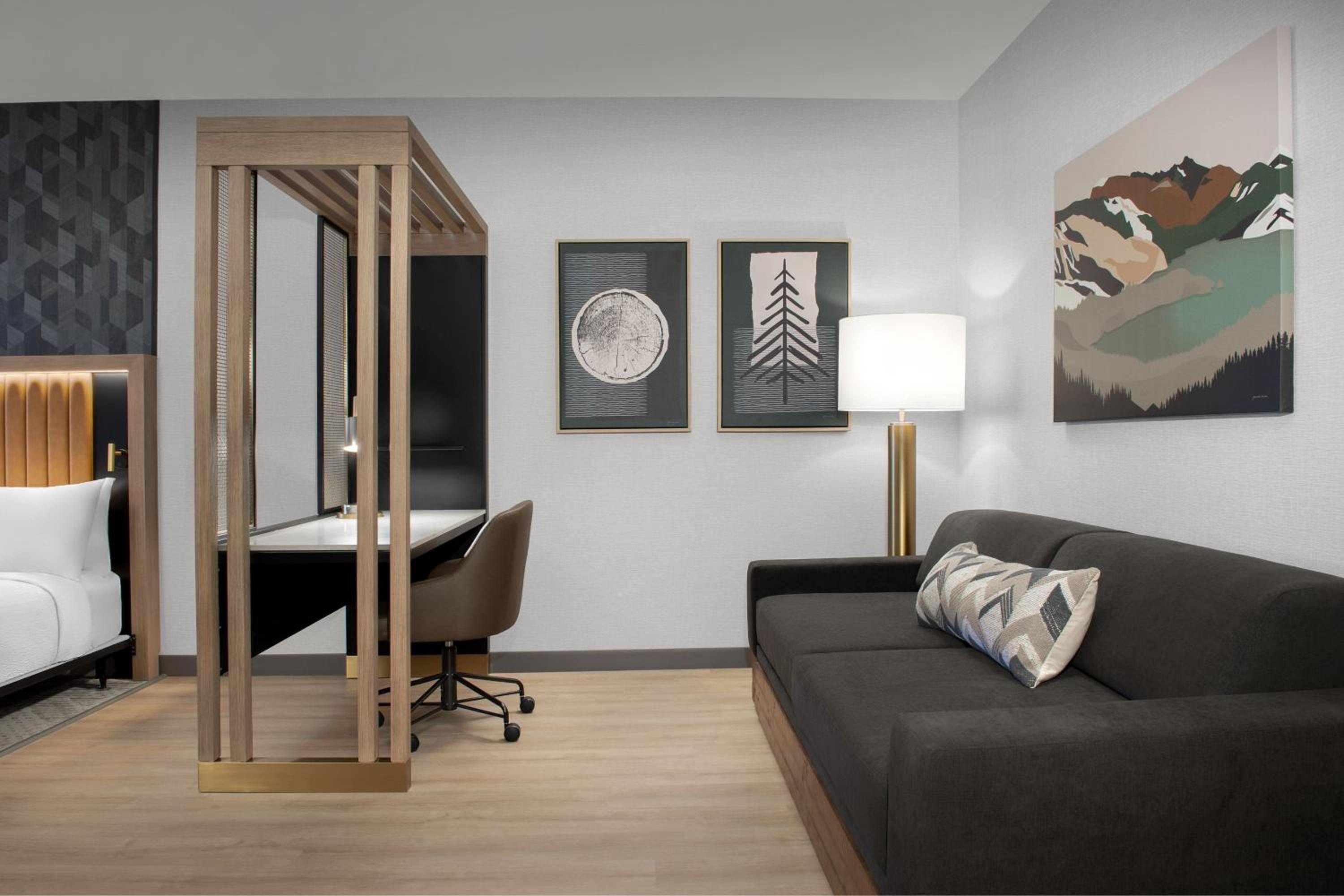Queen Studio with Two Queen Beds and Sofa Bed - Photo 23
