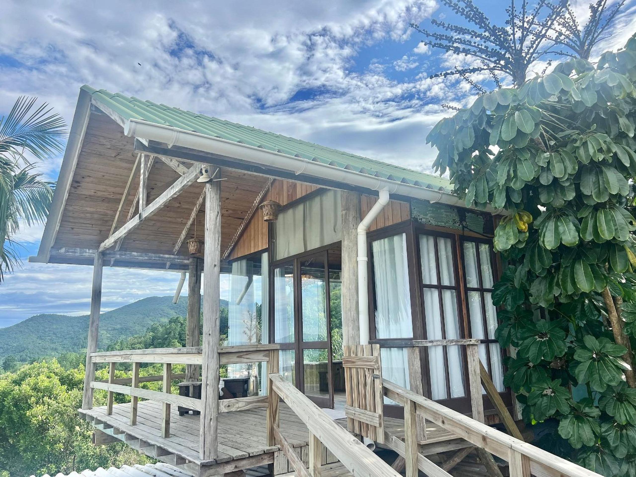 Bungalow with Sea View photo 3