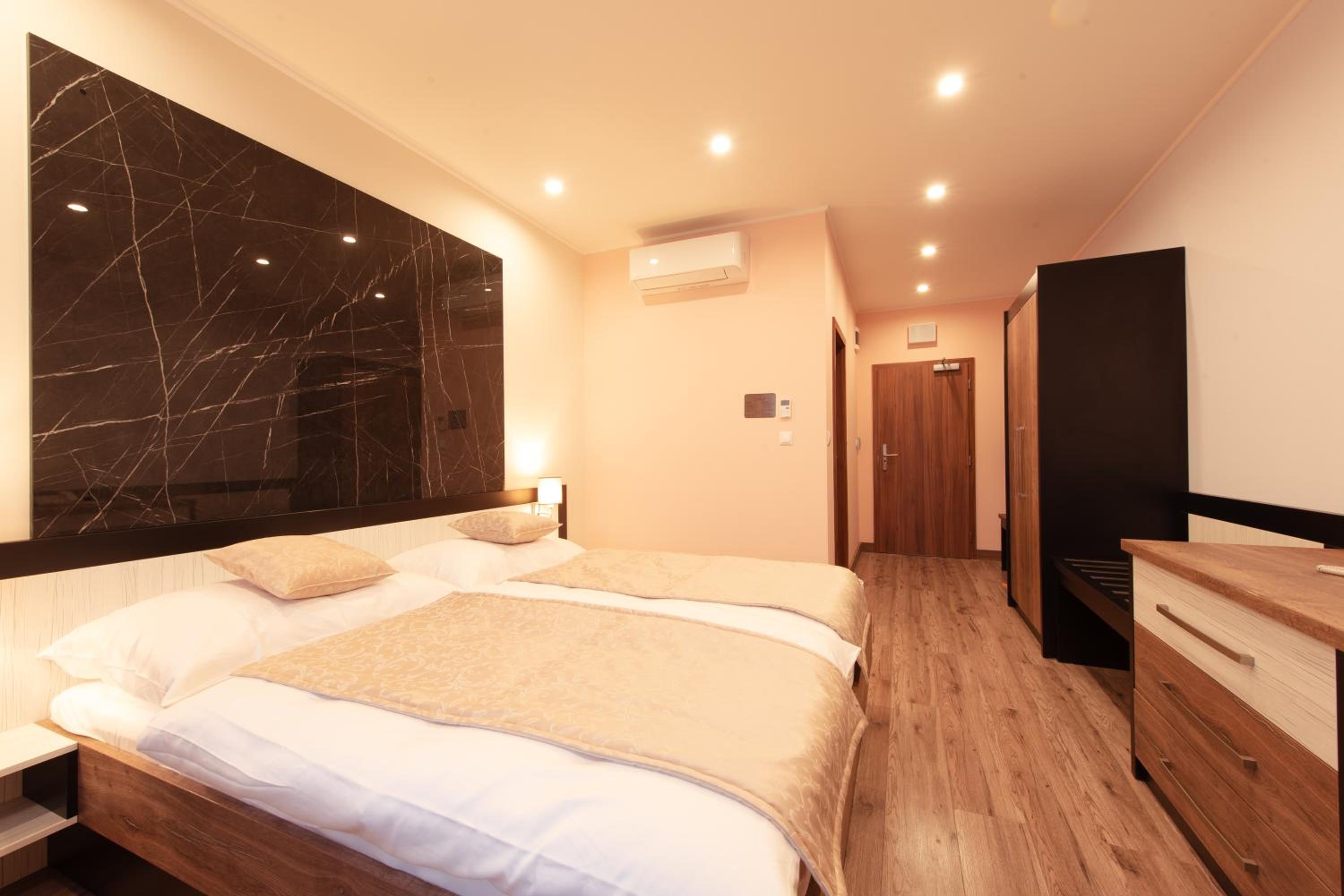 Superior Double Room - Photo 2