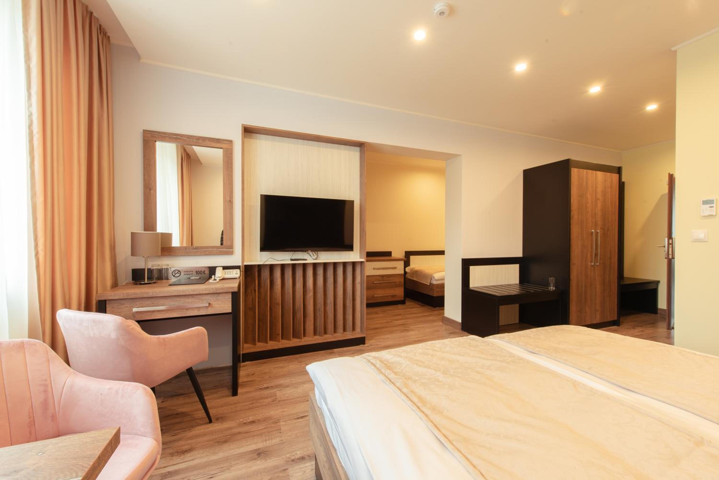 Superior Triple Room - Photo 4