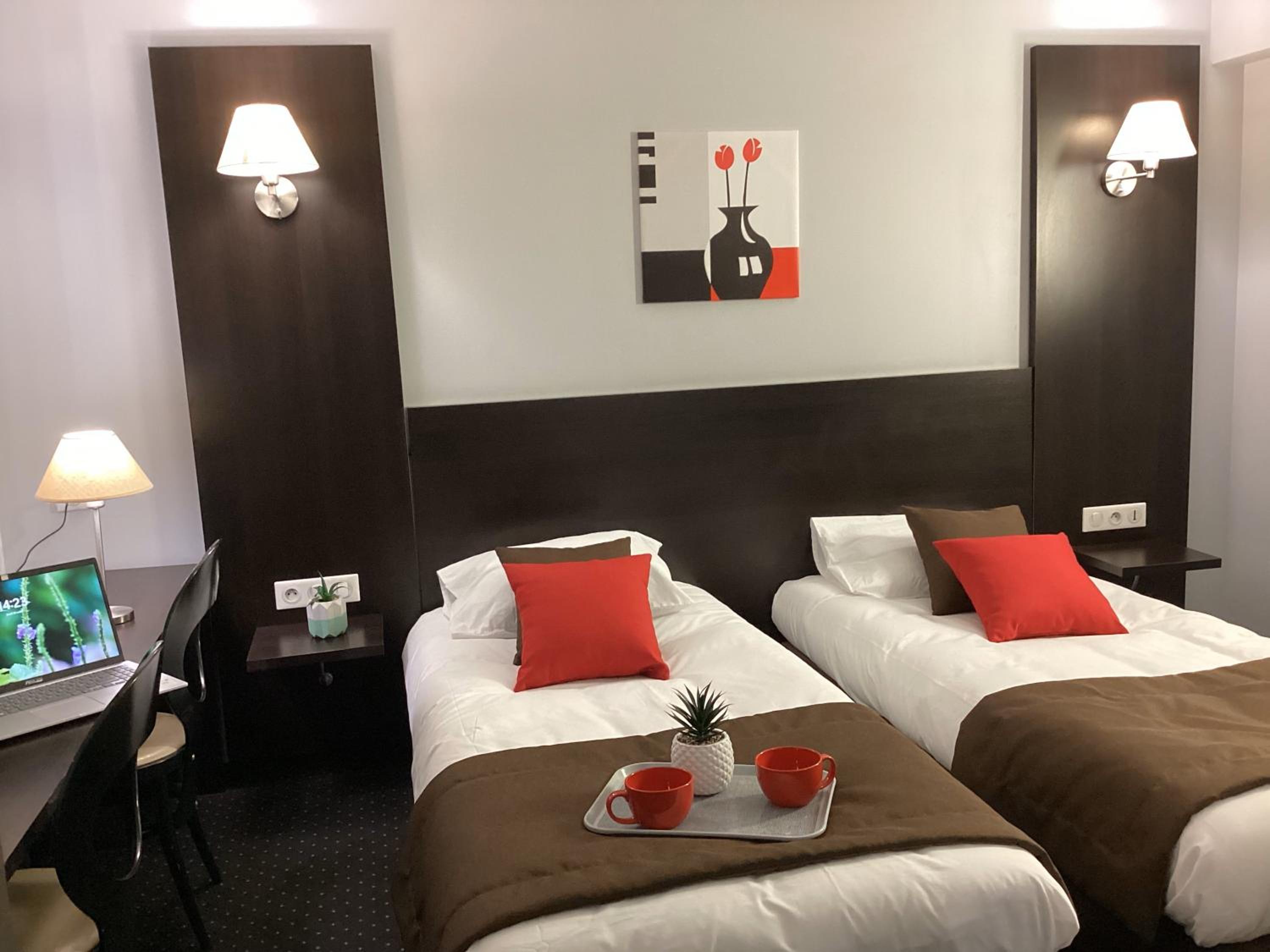 Two-Bedroom Family Suite (4 Adults) - Photo 2