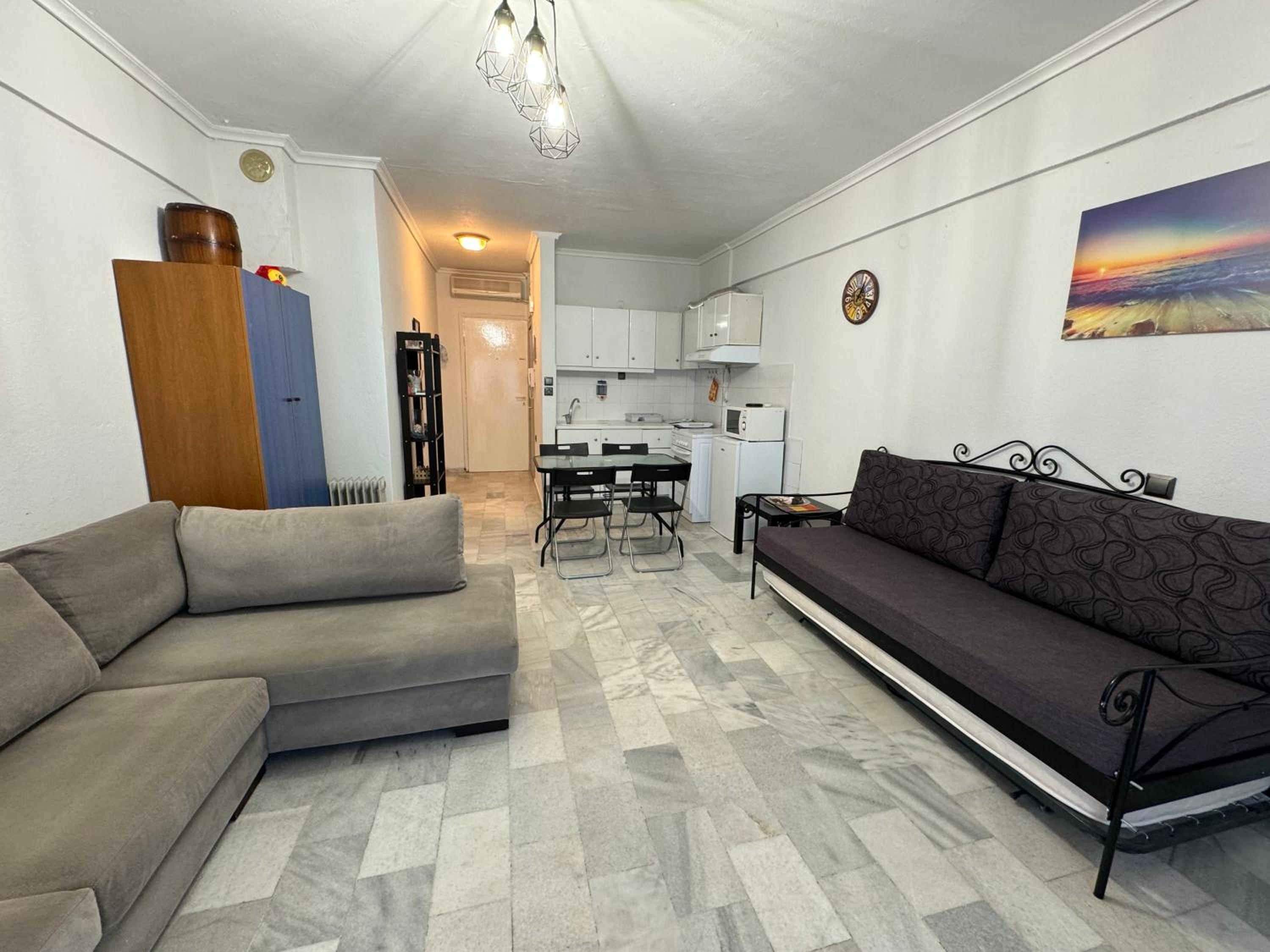 One-Bedroom Apartment photo 2