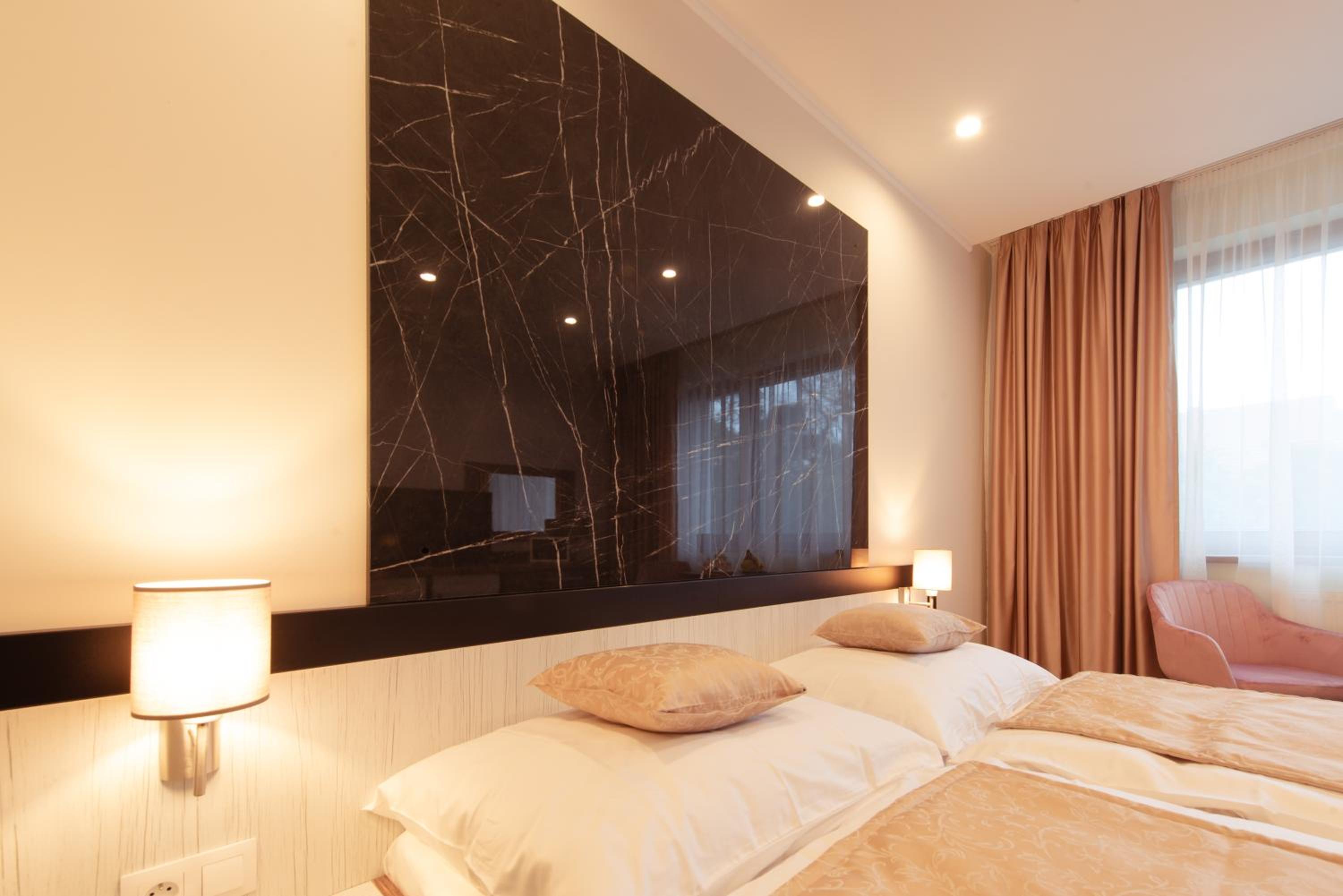 Superior Double Room - Photo 10