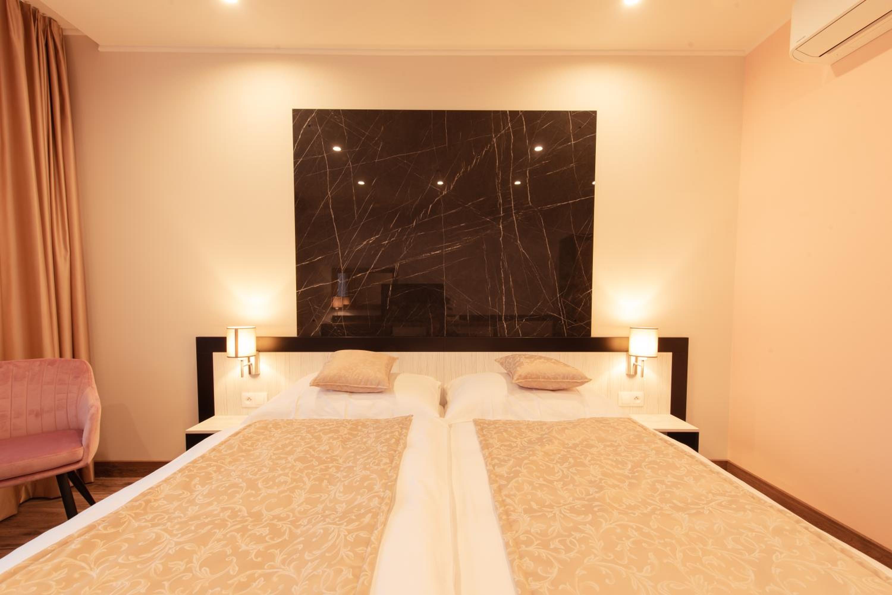Superior Double Room - Photo 18
