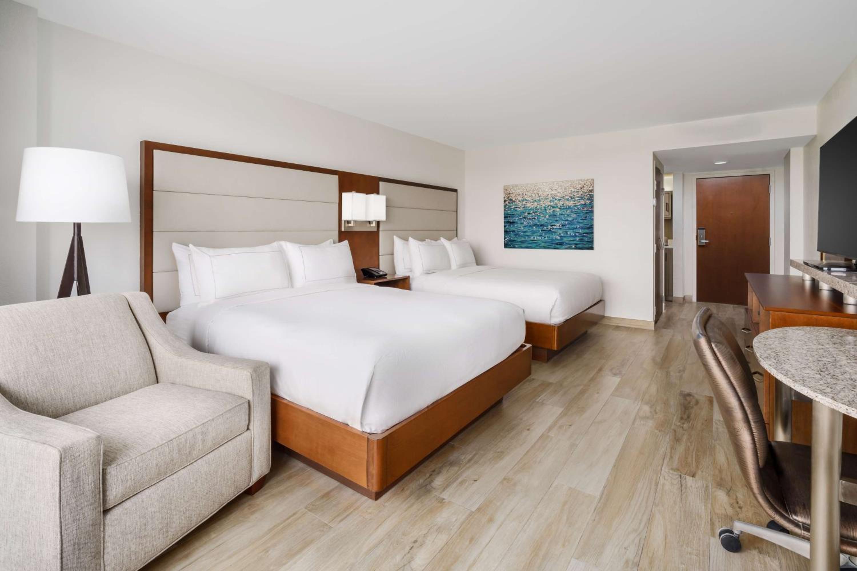 Queen Room with Gulf View - Non-Smoking