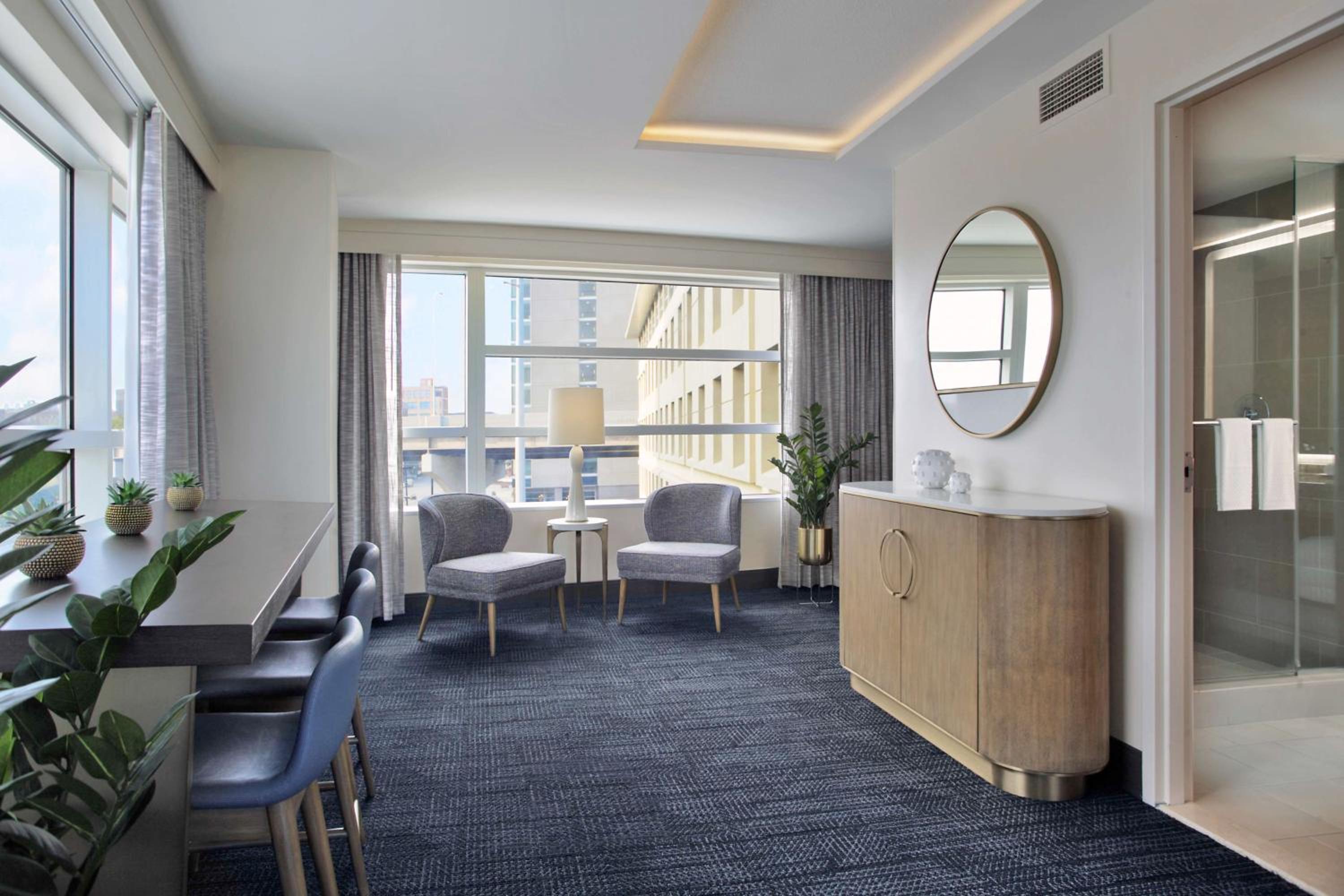 Corner Suite