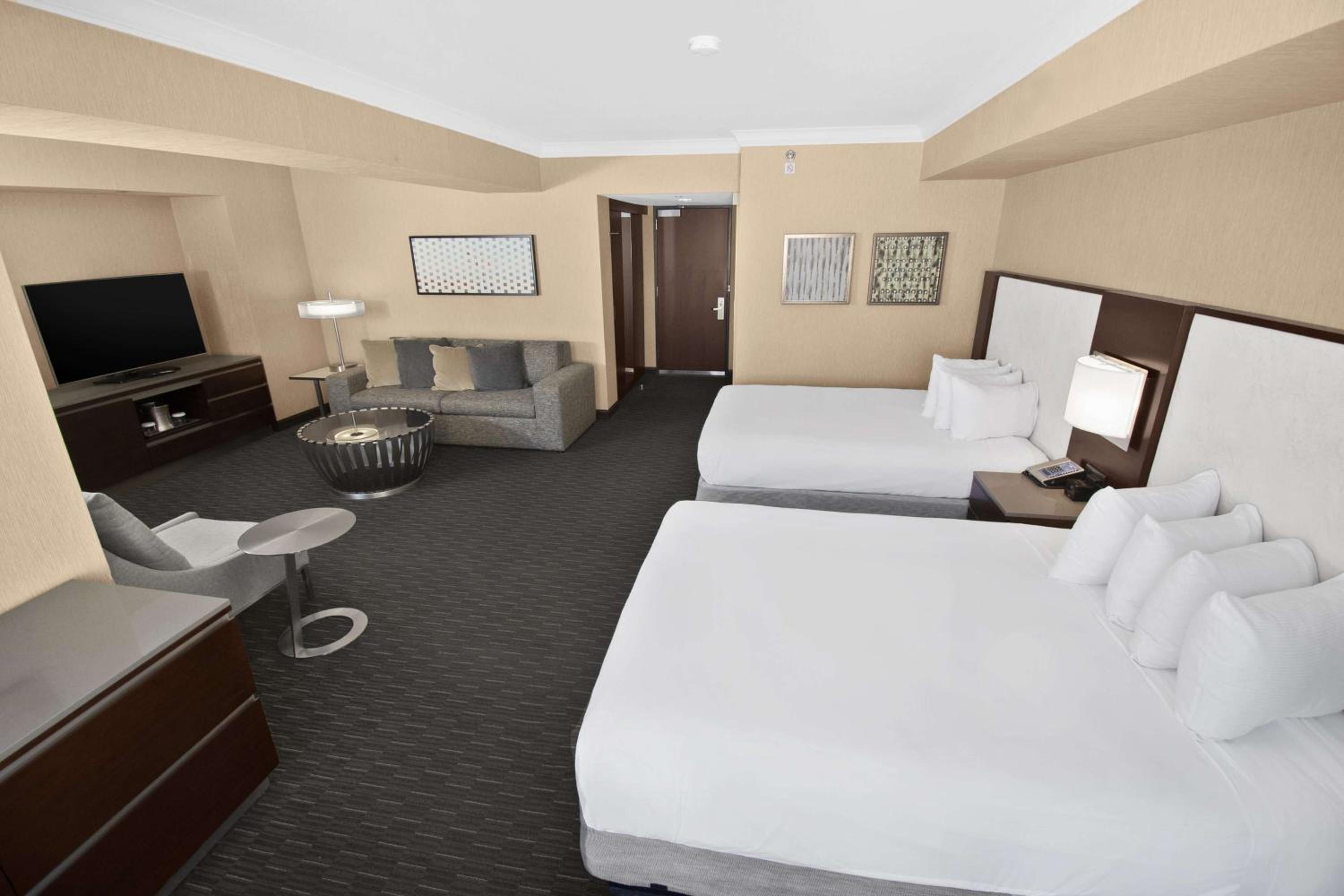 Junior Suite with Two Queen Beds photo 1