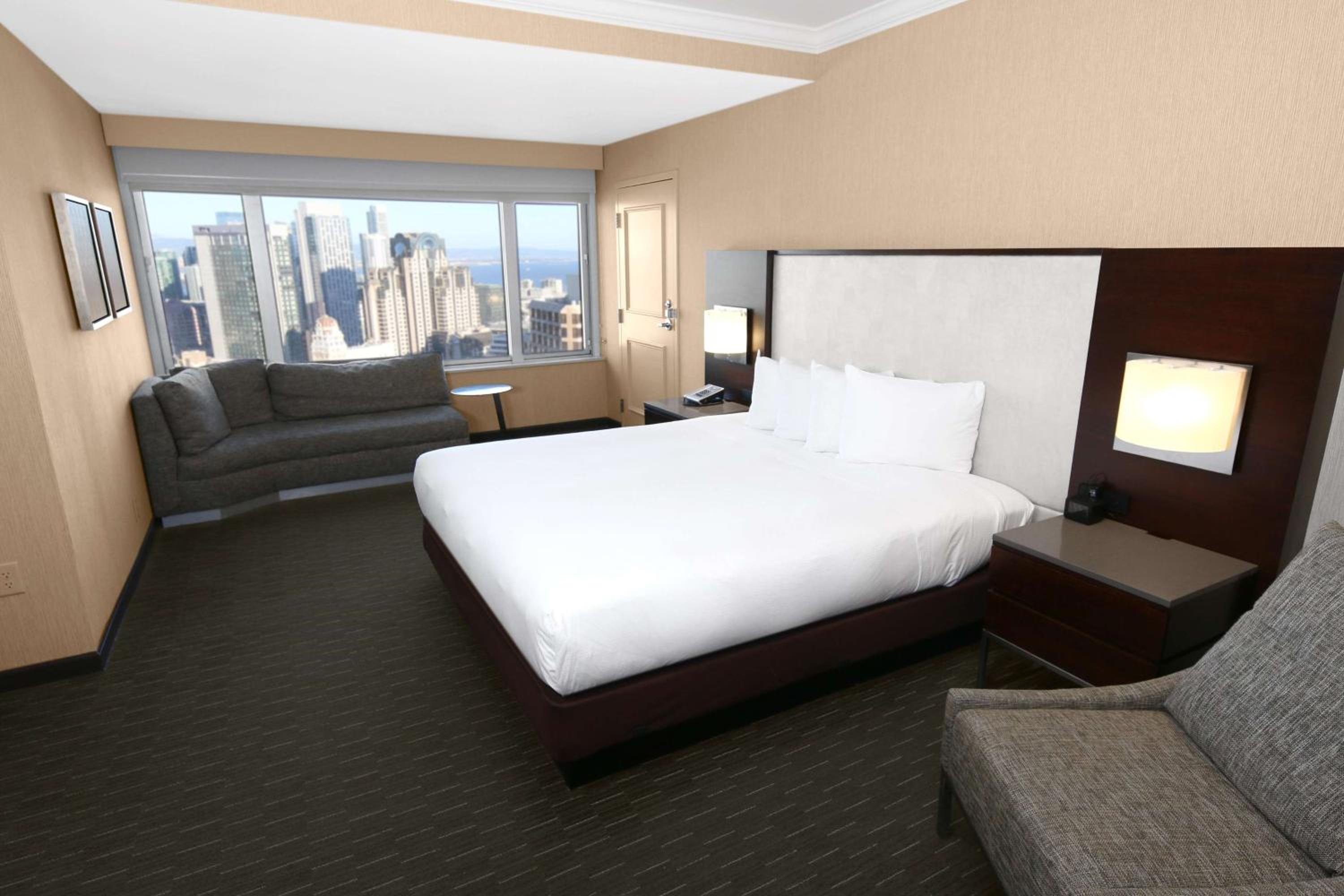 Skyline View - One King Bed Junior Suite - Photo 1
