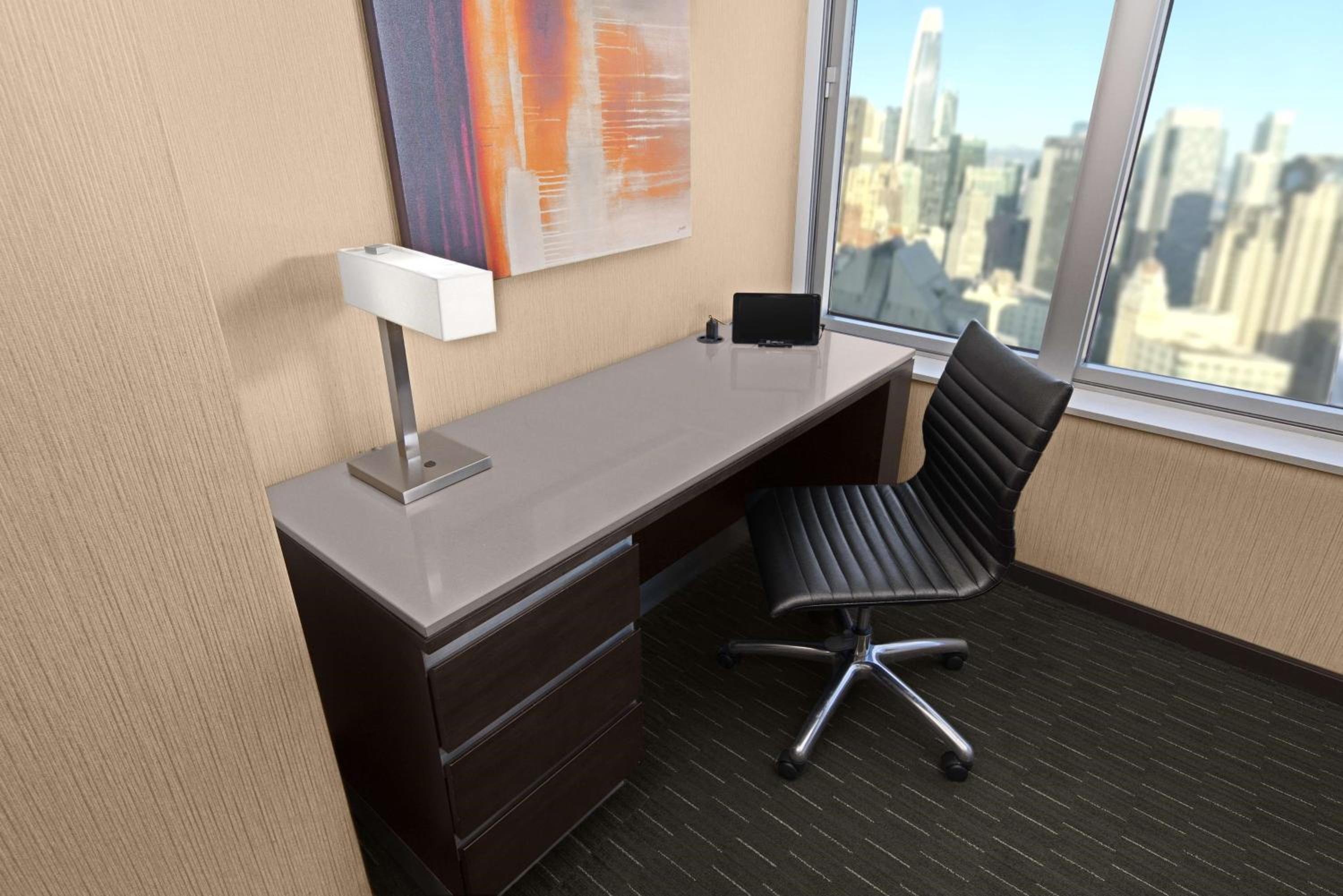 Skyline View - One King Bed Floors 20-44 - Photo 3