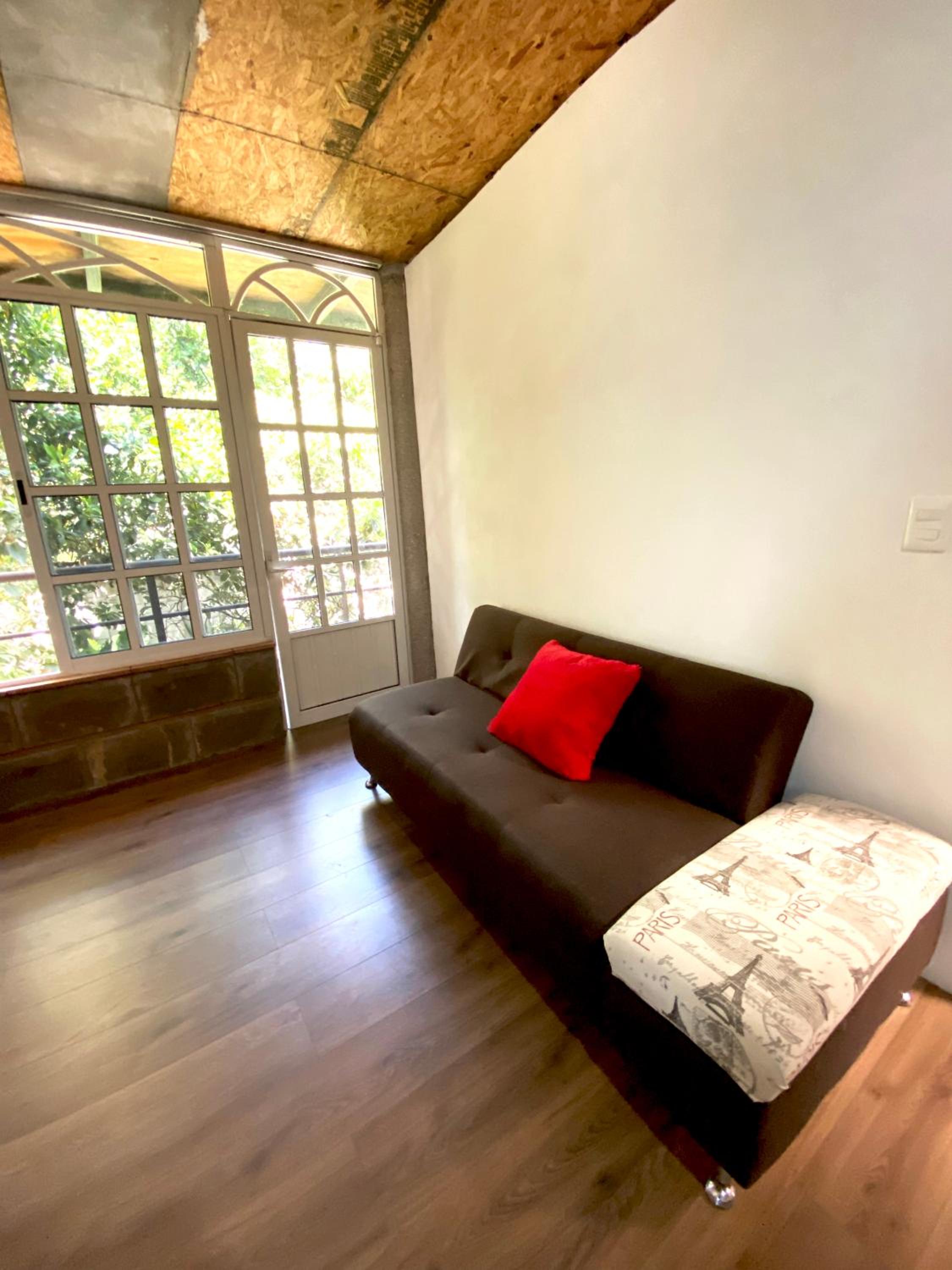 Three-Bedroom House photo 3