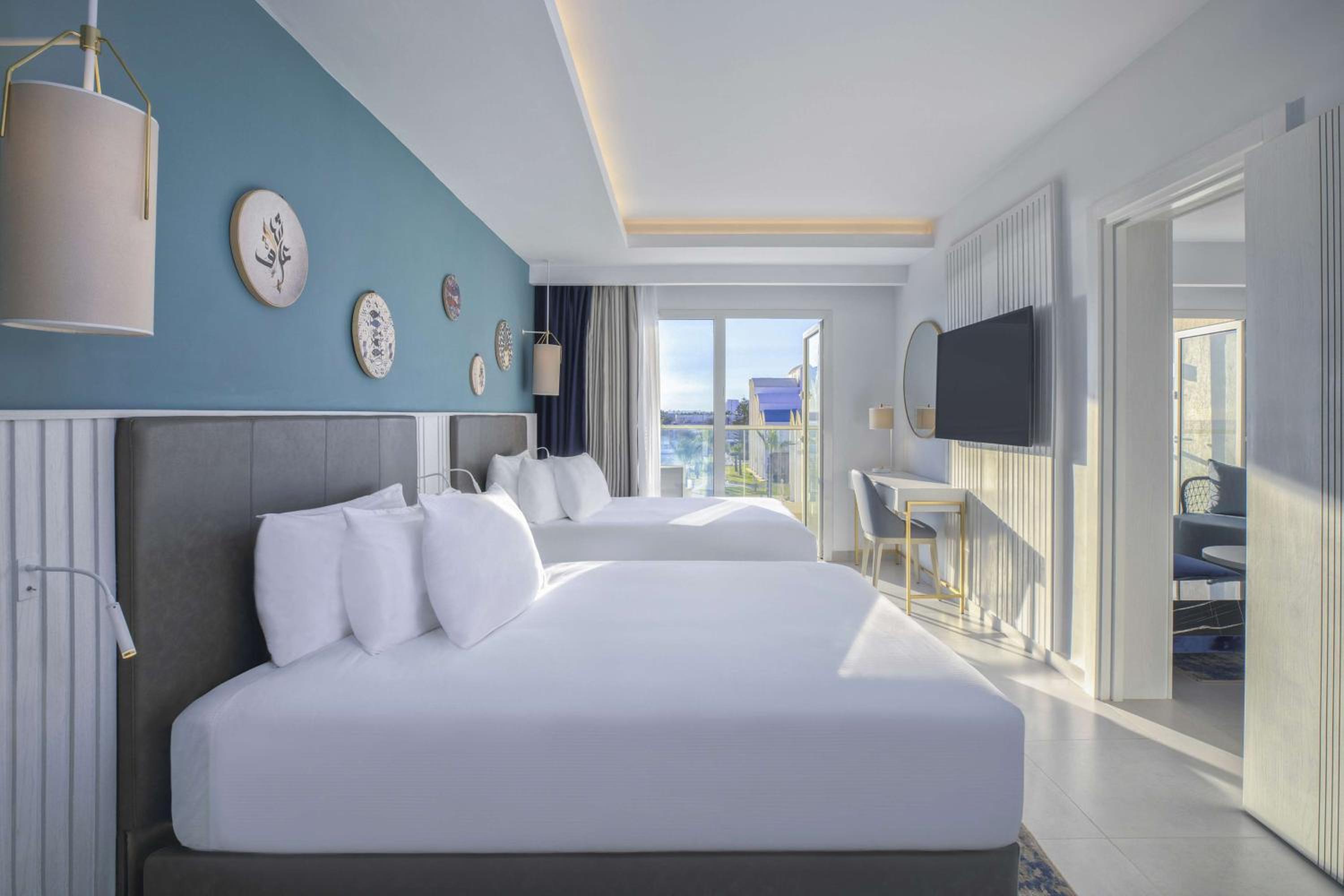 One-Bedroom Suite with Two Queen Beds - Photo 3