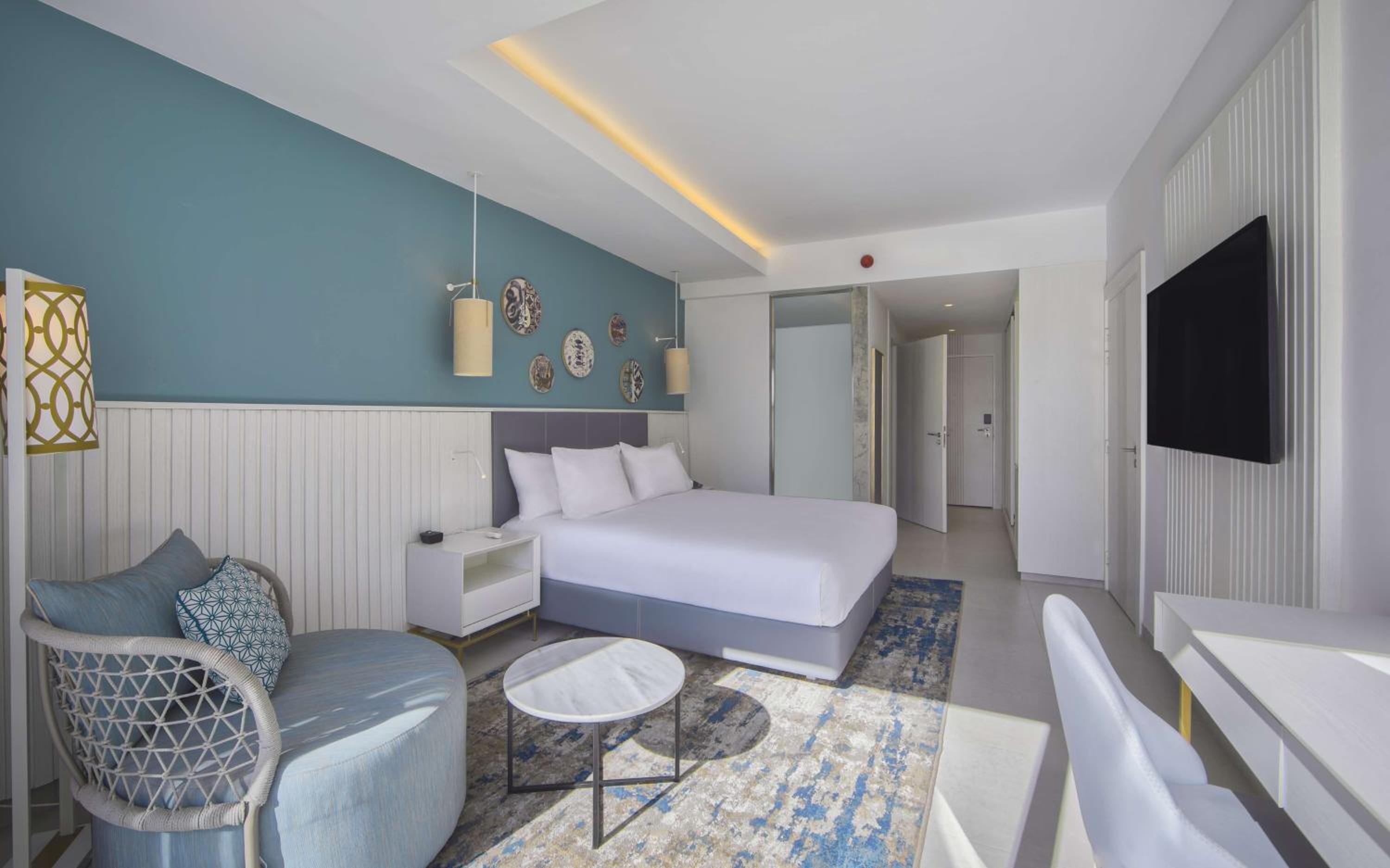 King Room - Mobility Accessible  - Photo 4