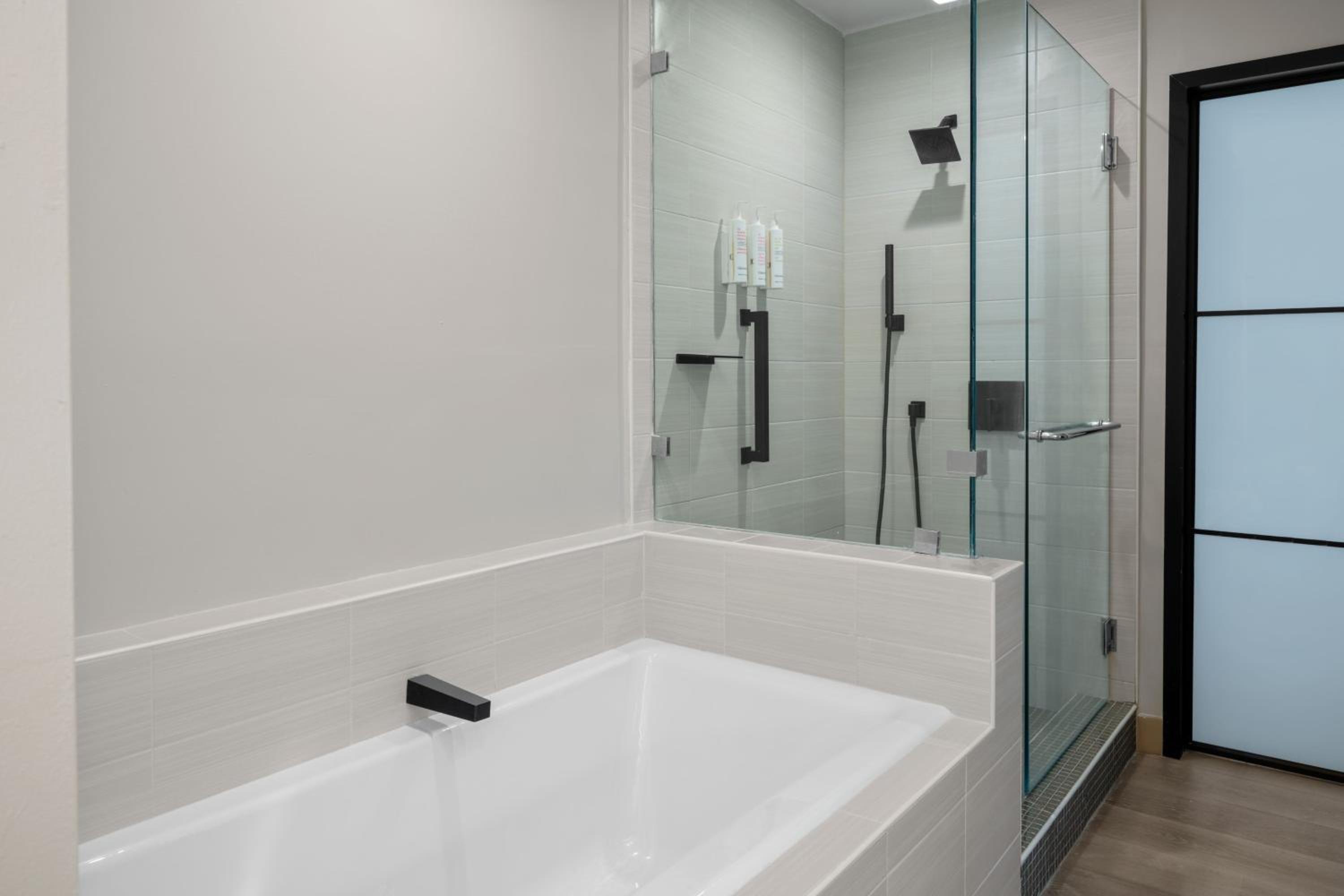 Executive Suite City View, Balcony - Photo 7