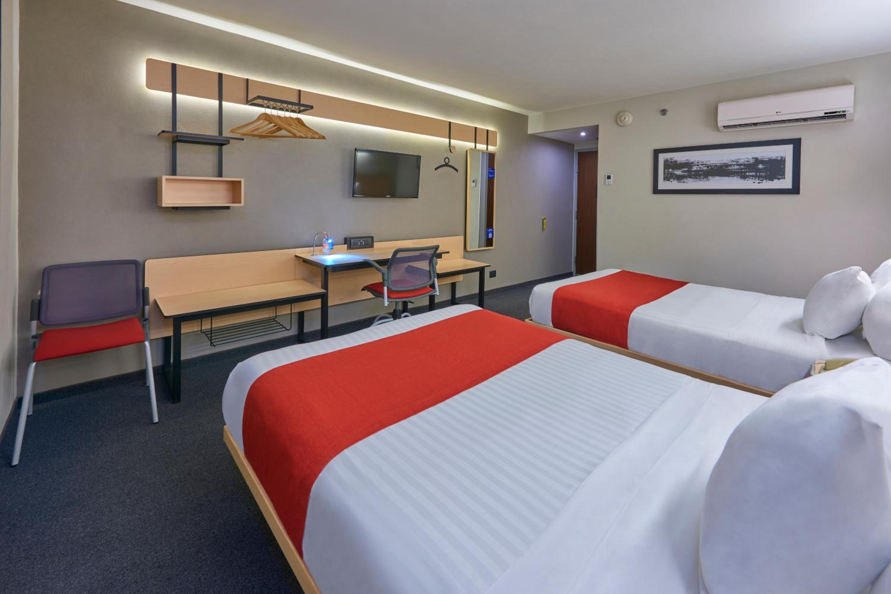 Double Room with Two Double Beds - Photo 1