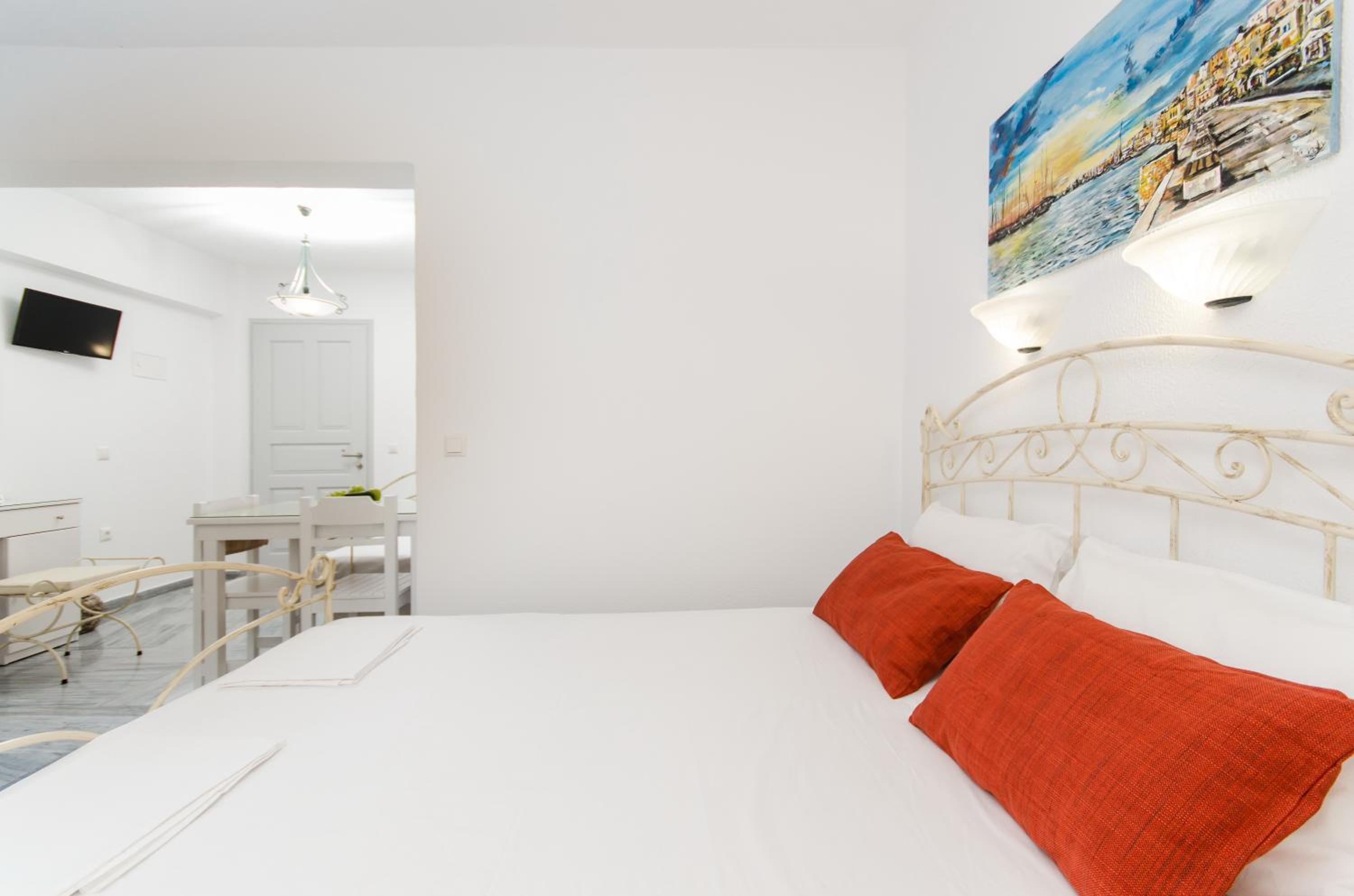 Studio with Balcony (3 Adults) 