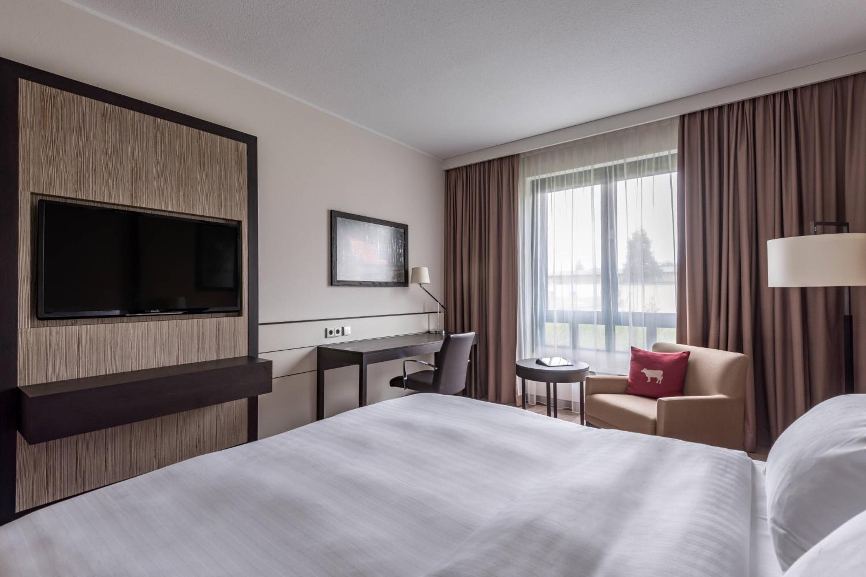 Deluxe Queen Room - Photo 1