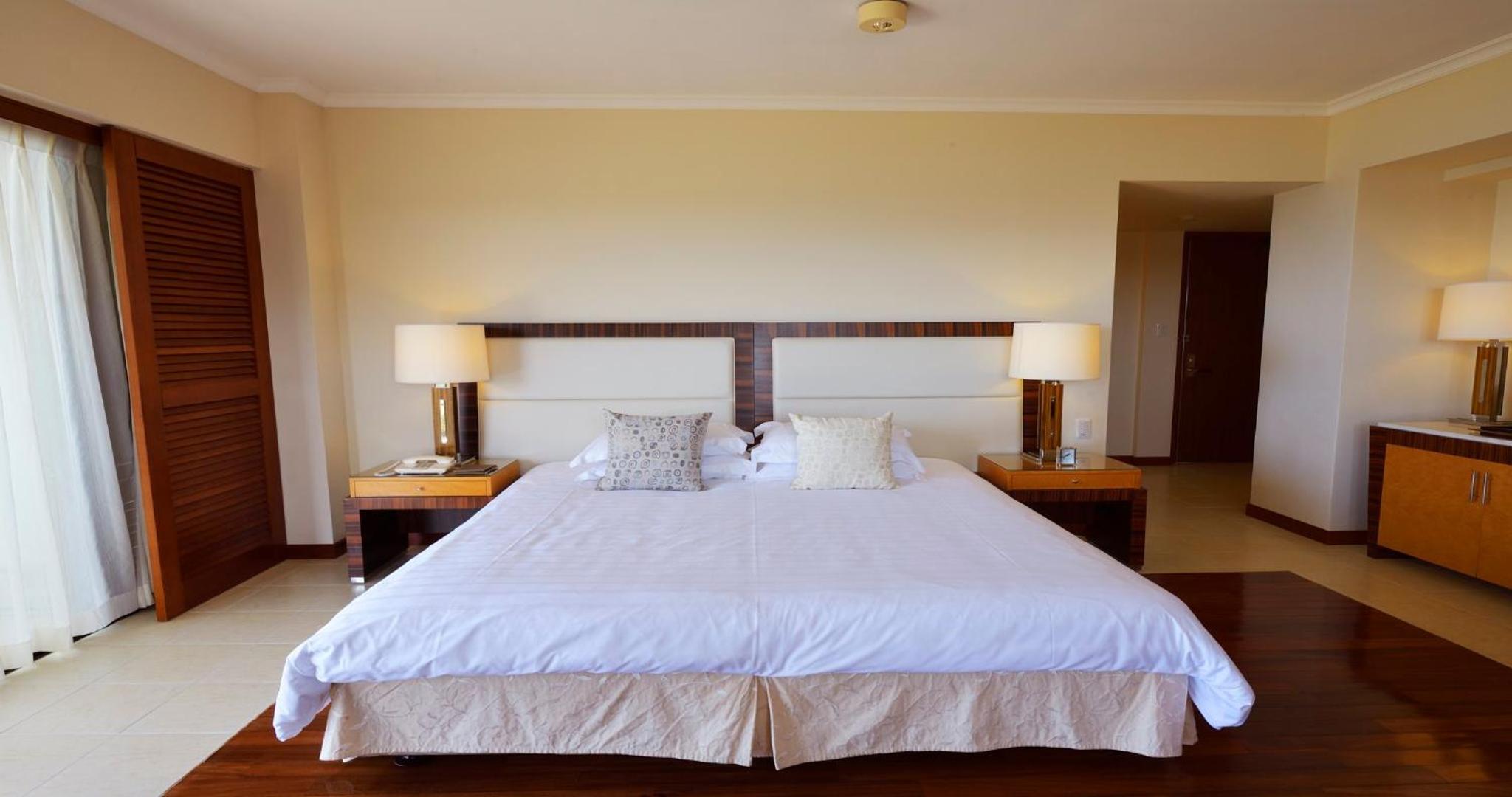 High Floor Luxury King Room with Club servise (Over 13 years old only) - Non-Smoking photo 3