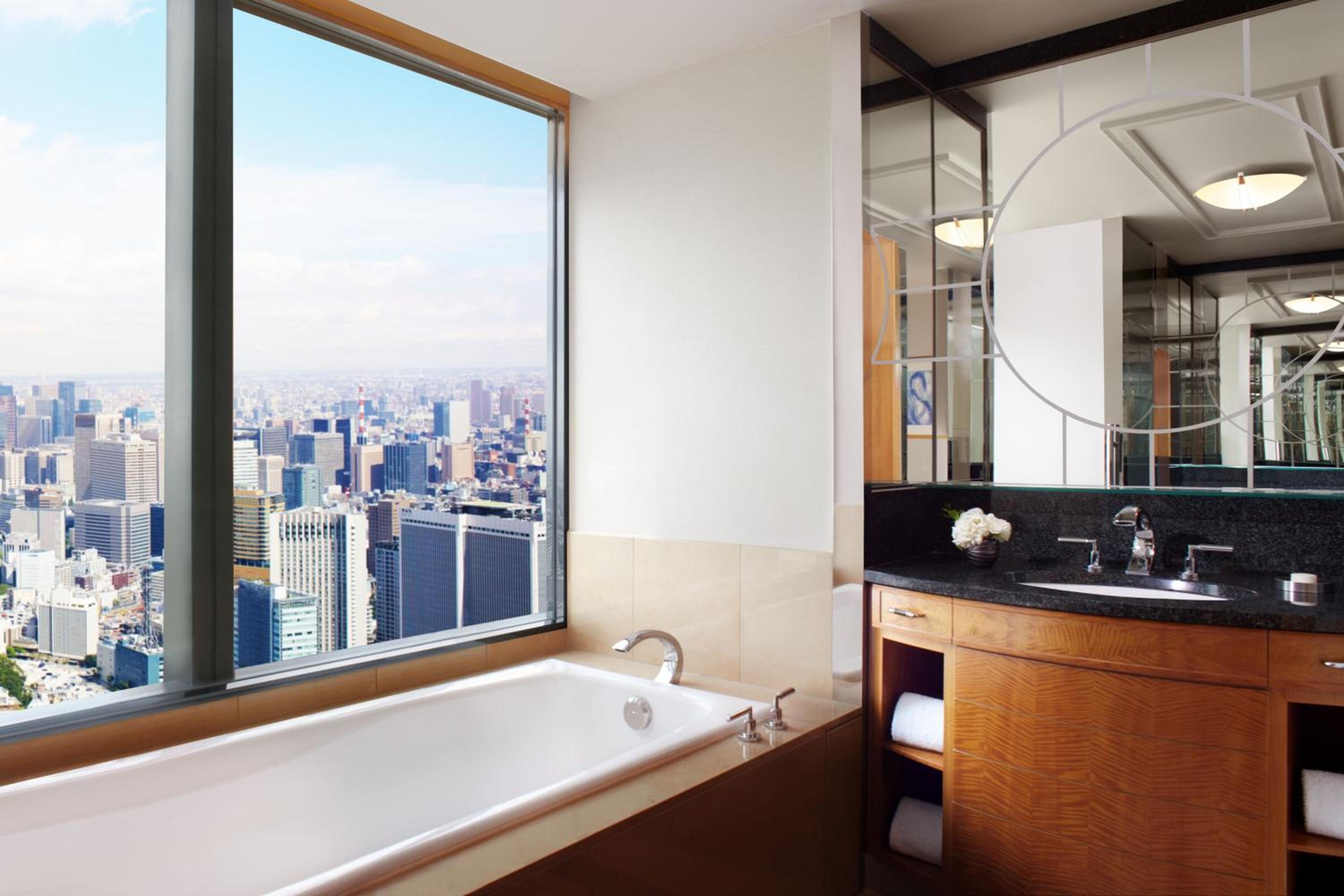 One-Bedroom Premier Executive  Suite photo 3