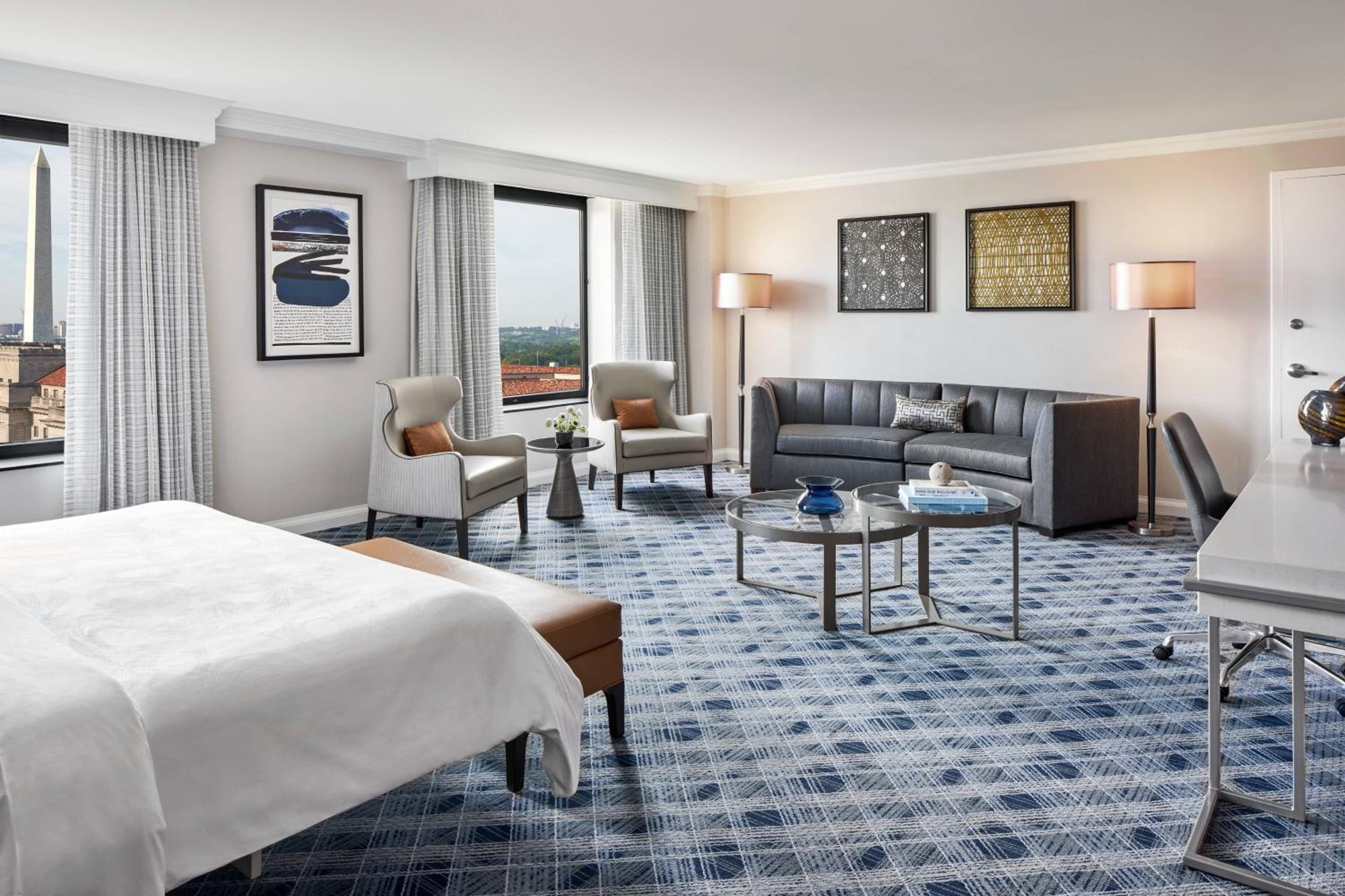 Murphy King Suite