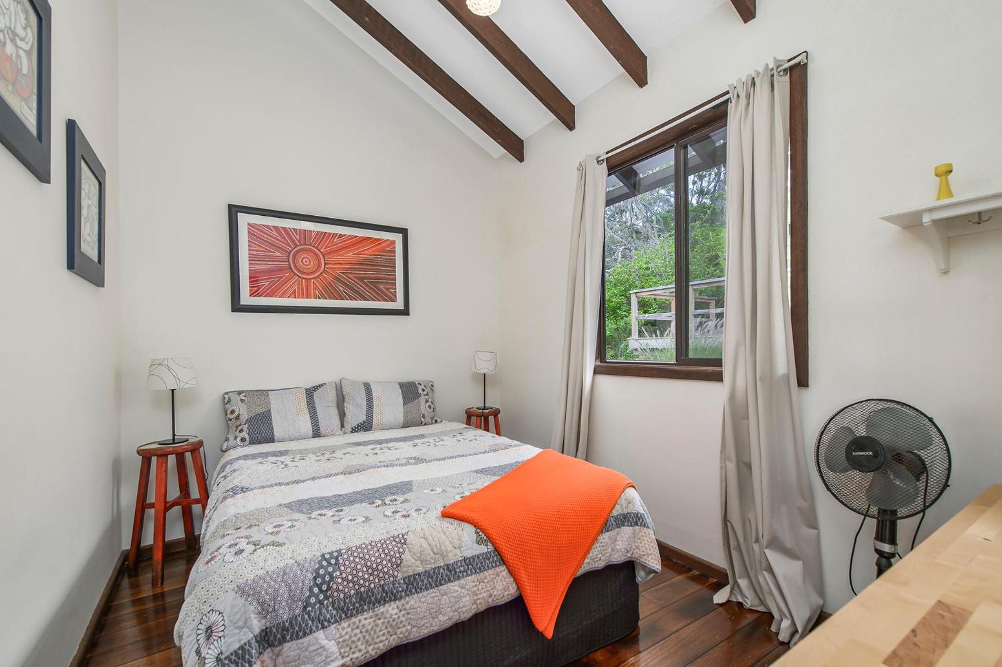 Five-Bedroom House photo 2