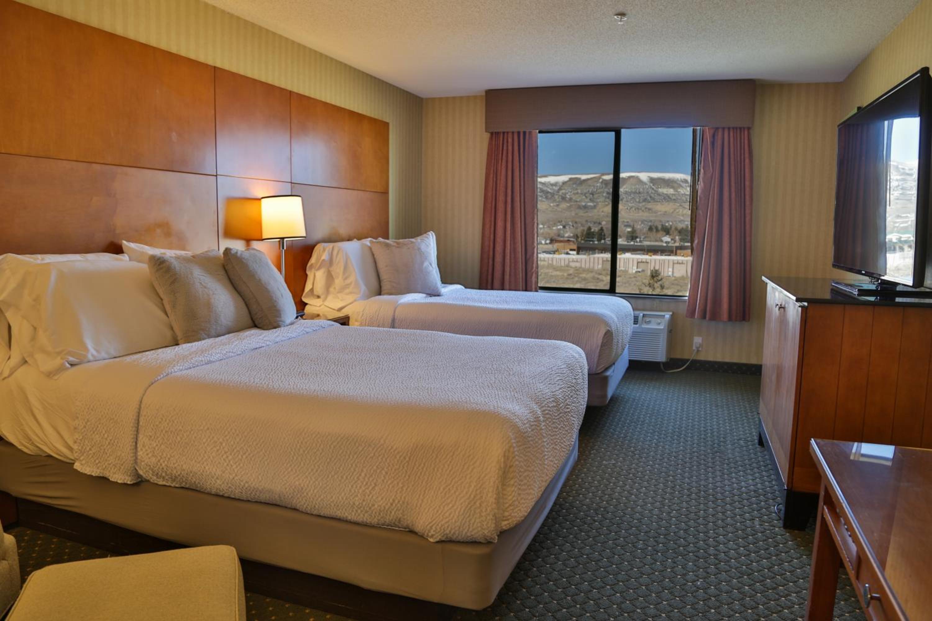 Deluxe Double or Twin Room with Mountain View