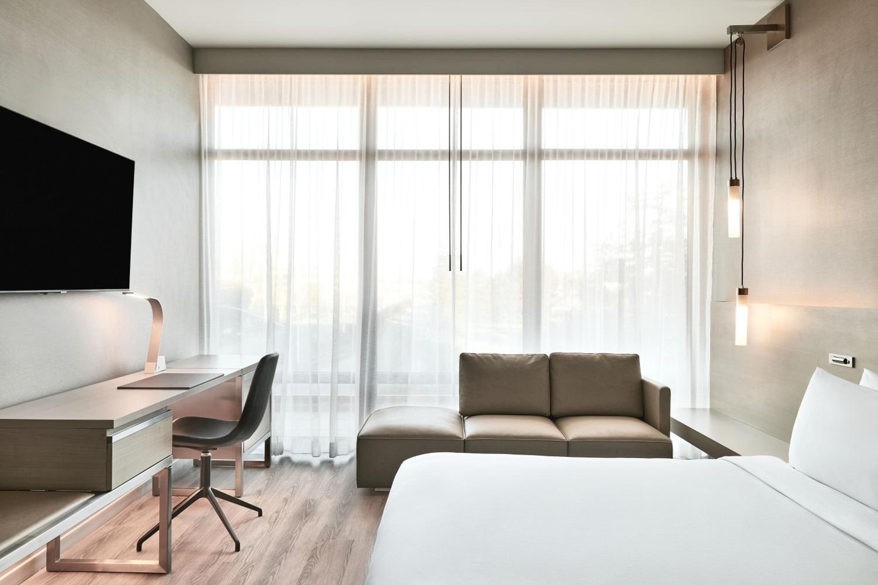 King Room with Courtyard View - Photo 3