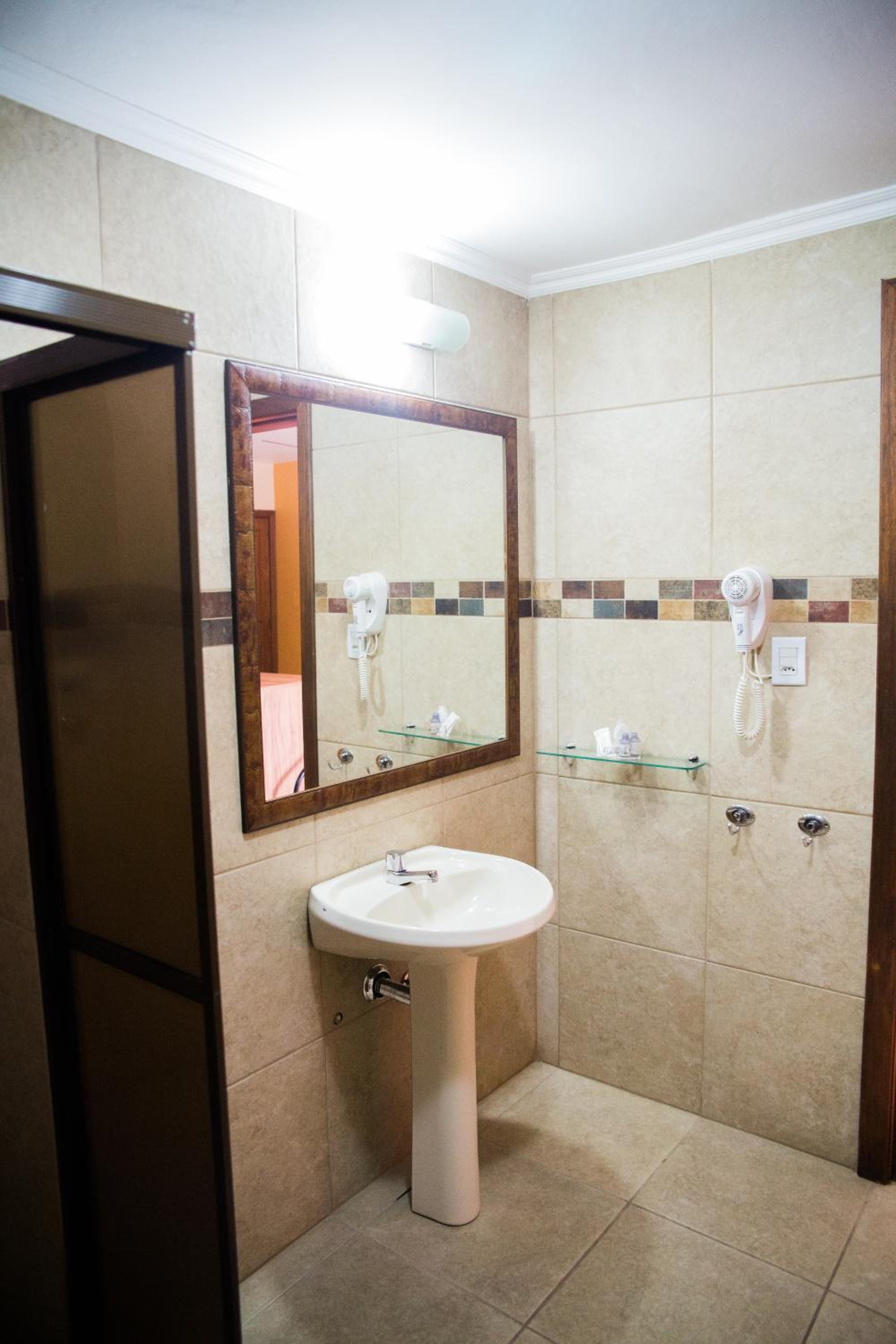 Deluxe Room with Balcony photo 3