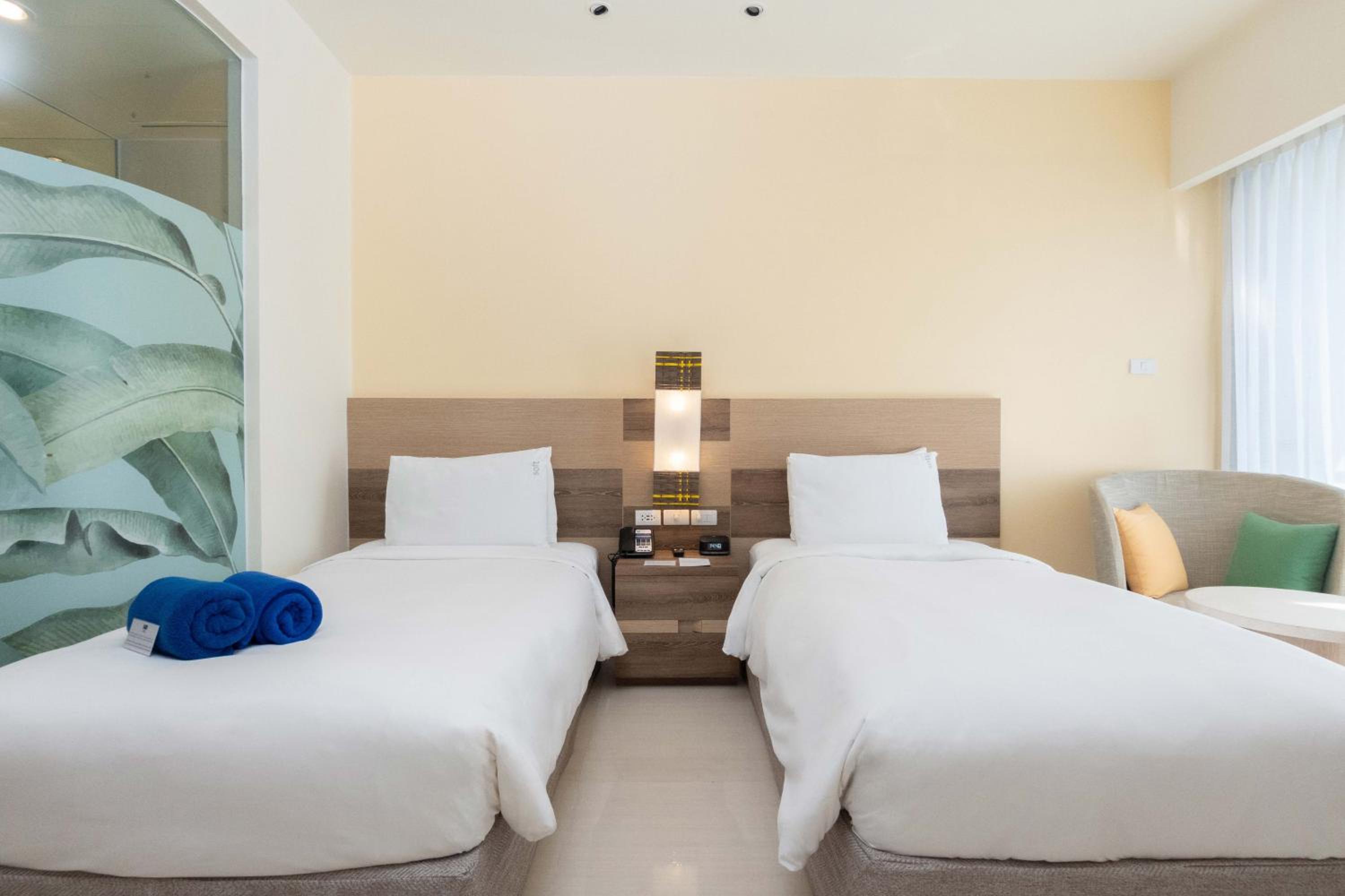 Standard Twin Room with Pool View and Free Breakfast photo 2