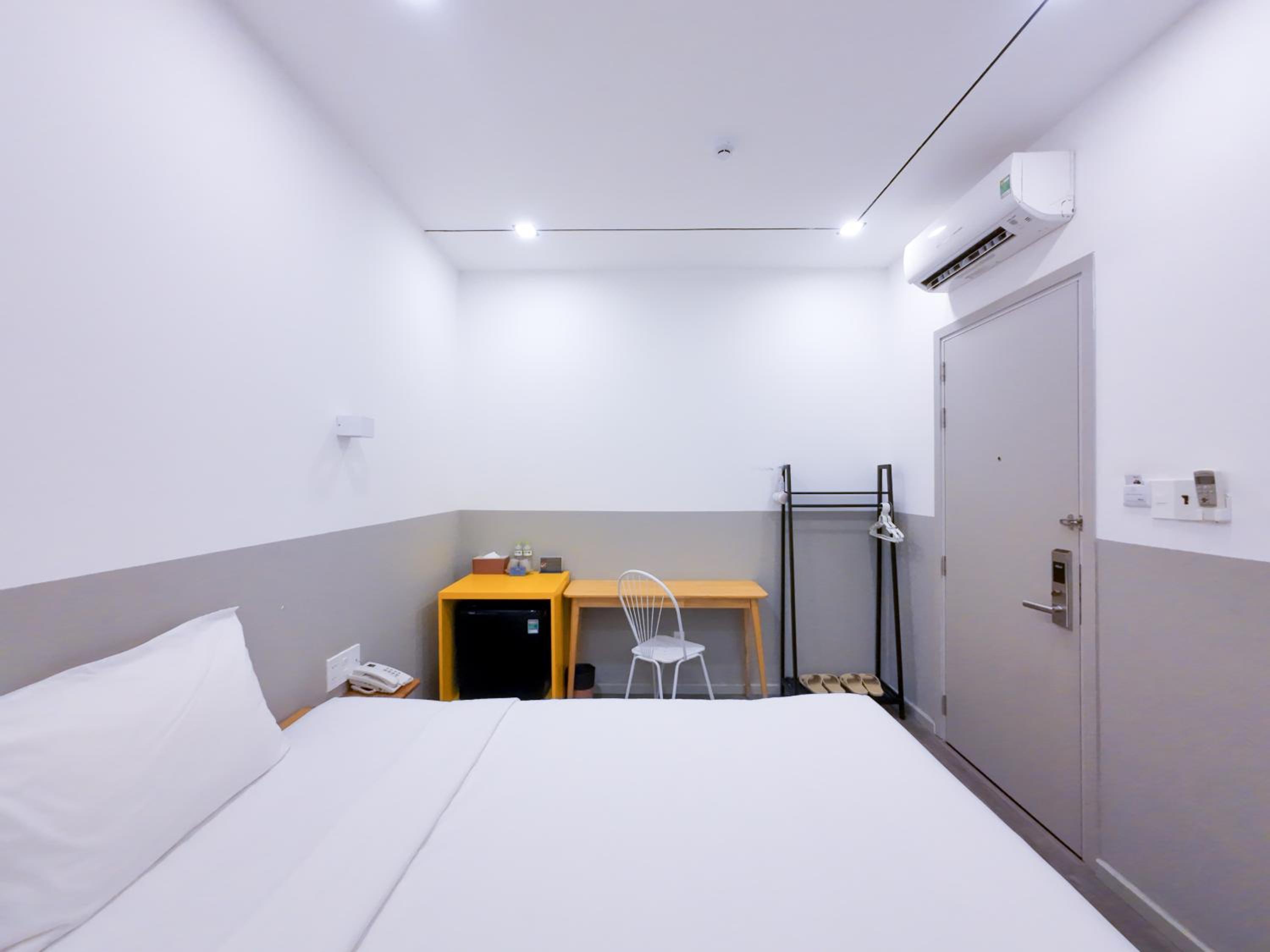 Economy Twin Room - Photo 3