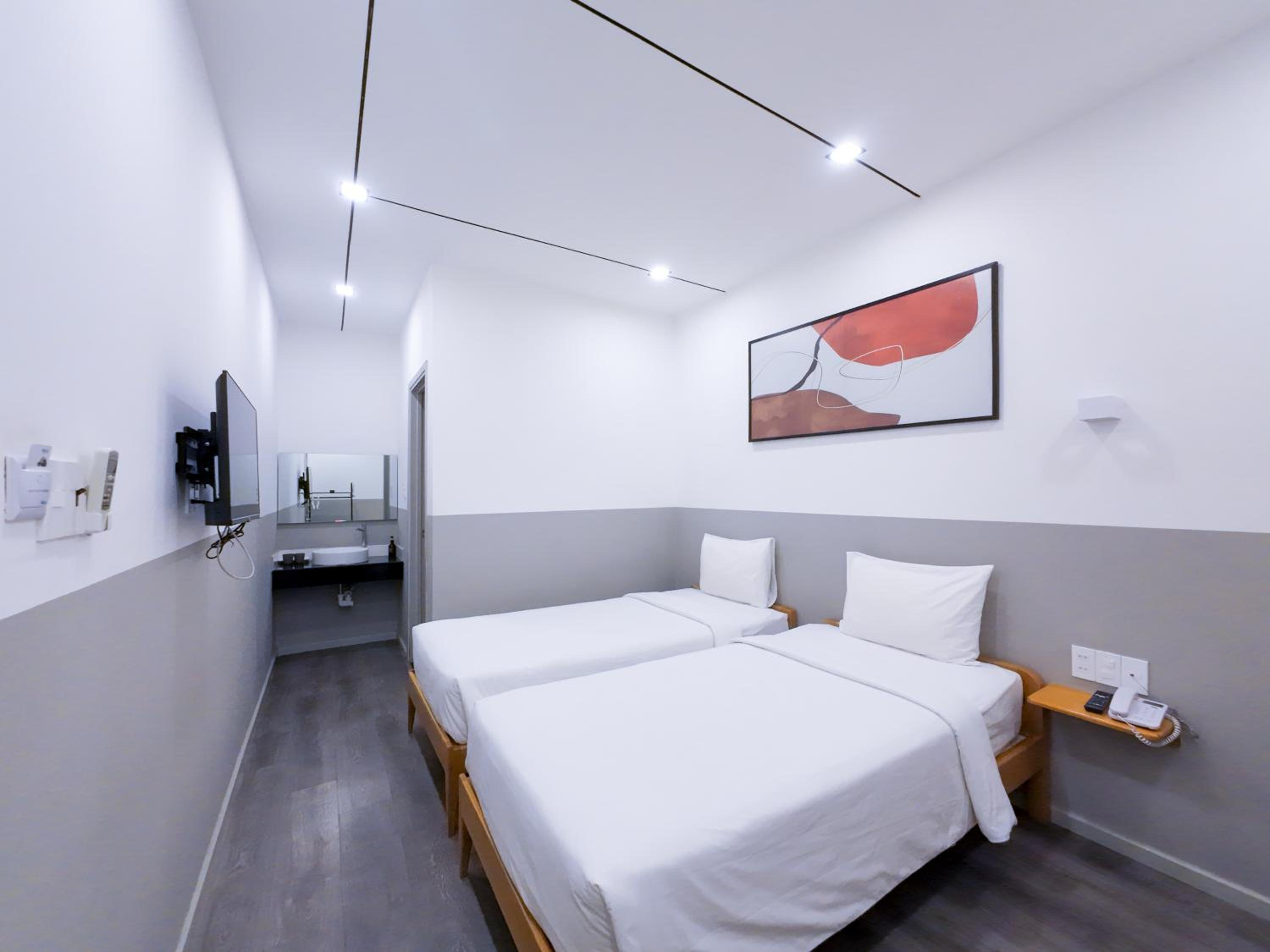 Economy Twin Room - Photo 1